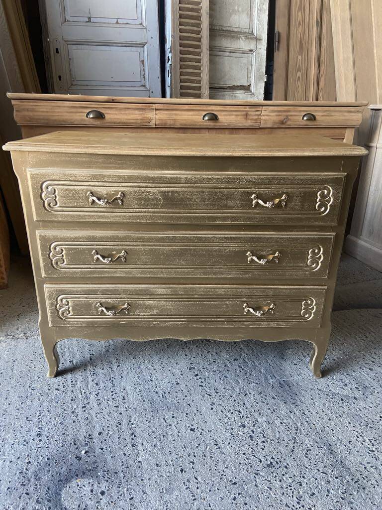 Gold chest of drawers