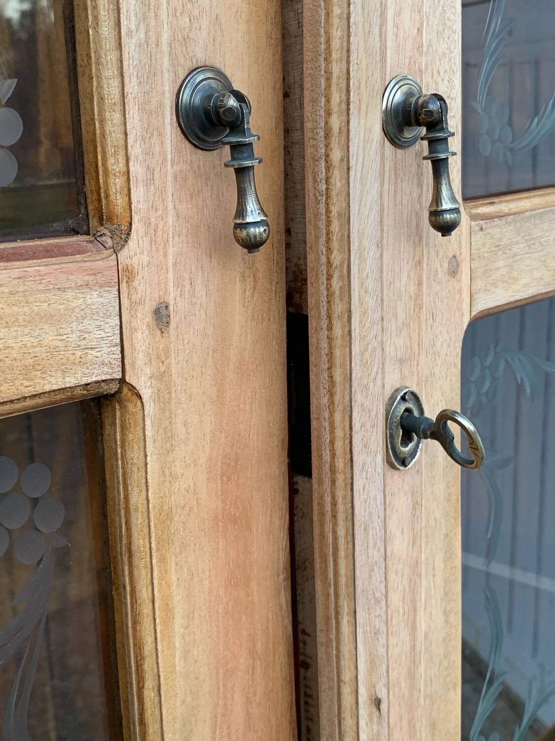 Parisian wardrobe in raw wood with engraved glass from 1920.