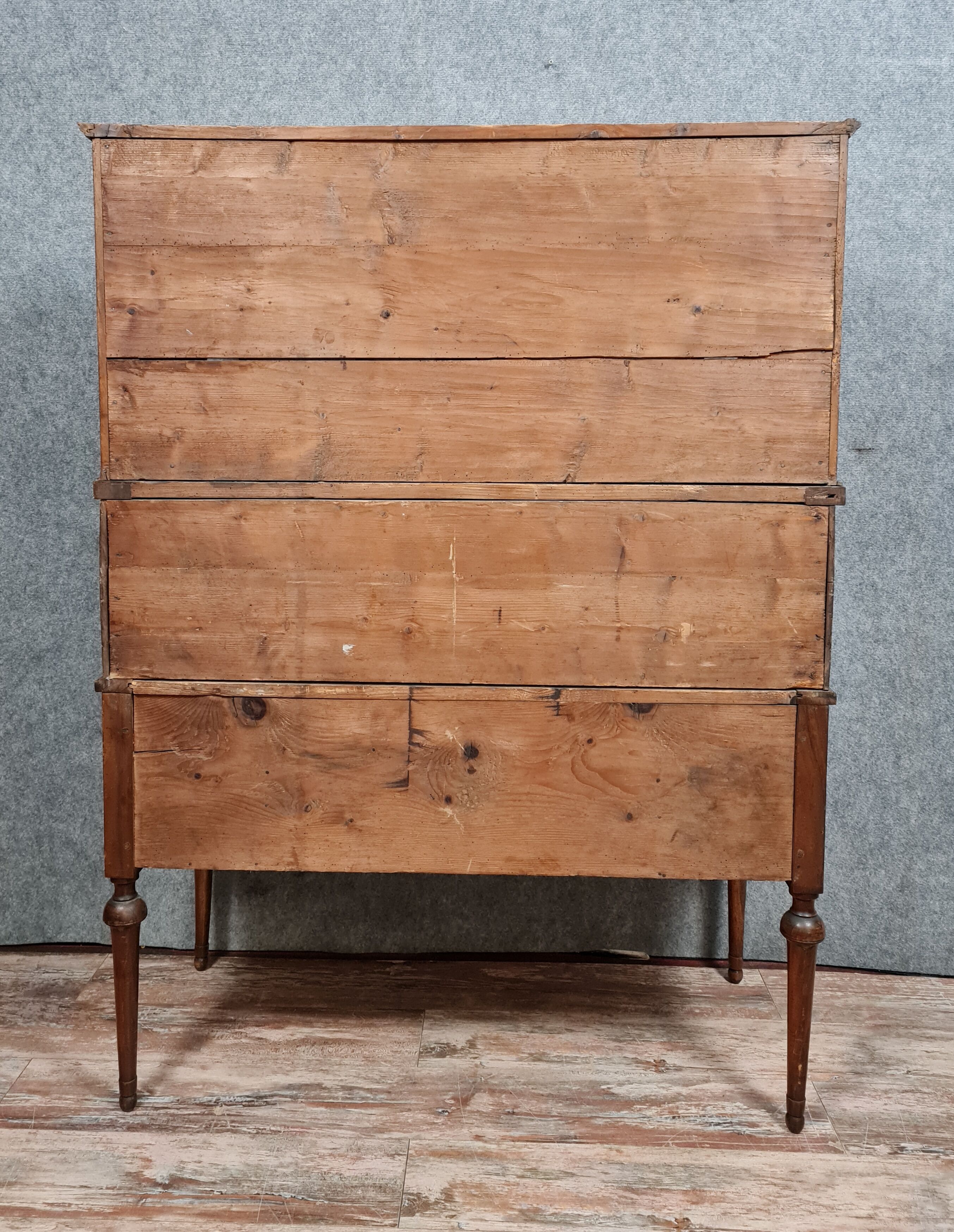 Louis XVI period cylinder office in blond mahogany around 1760-1780