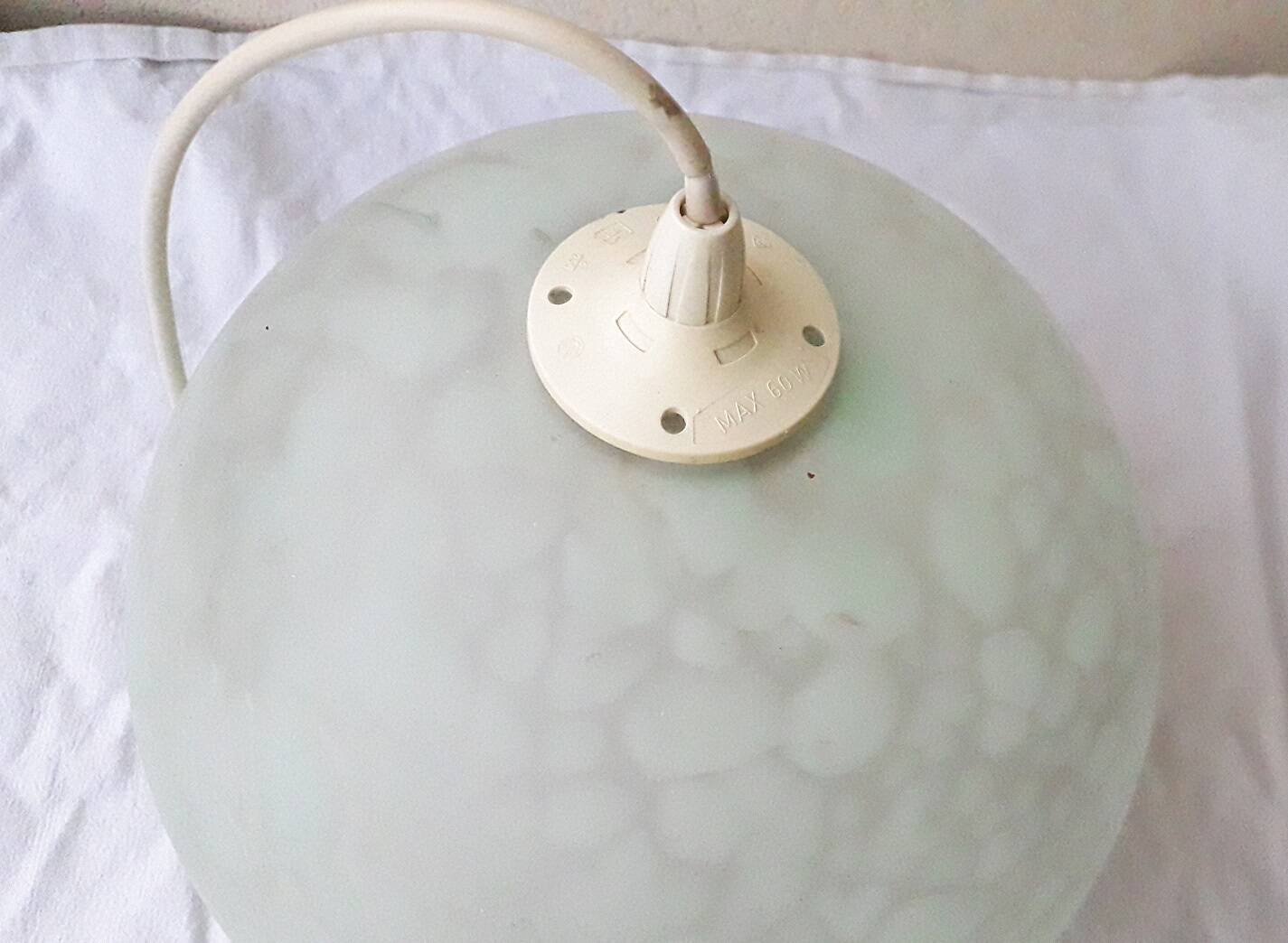 Glass ball suspension
