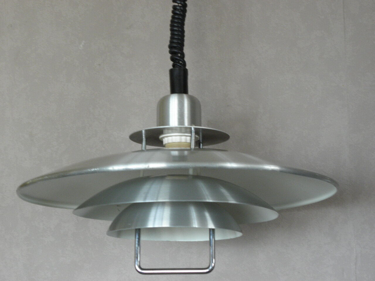Vintage Space Period Suspension 70