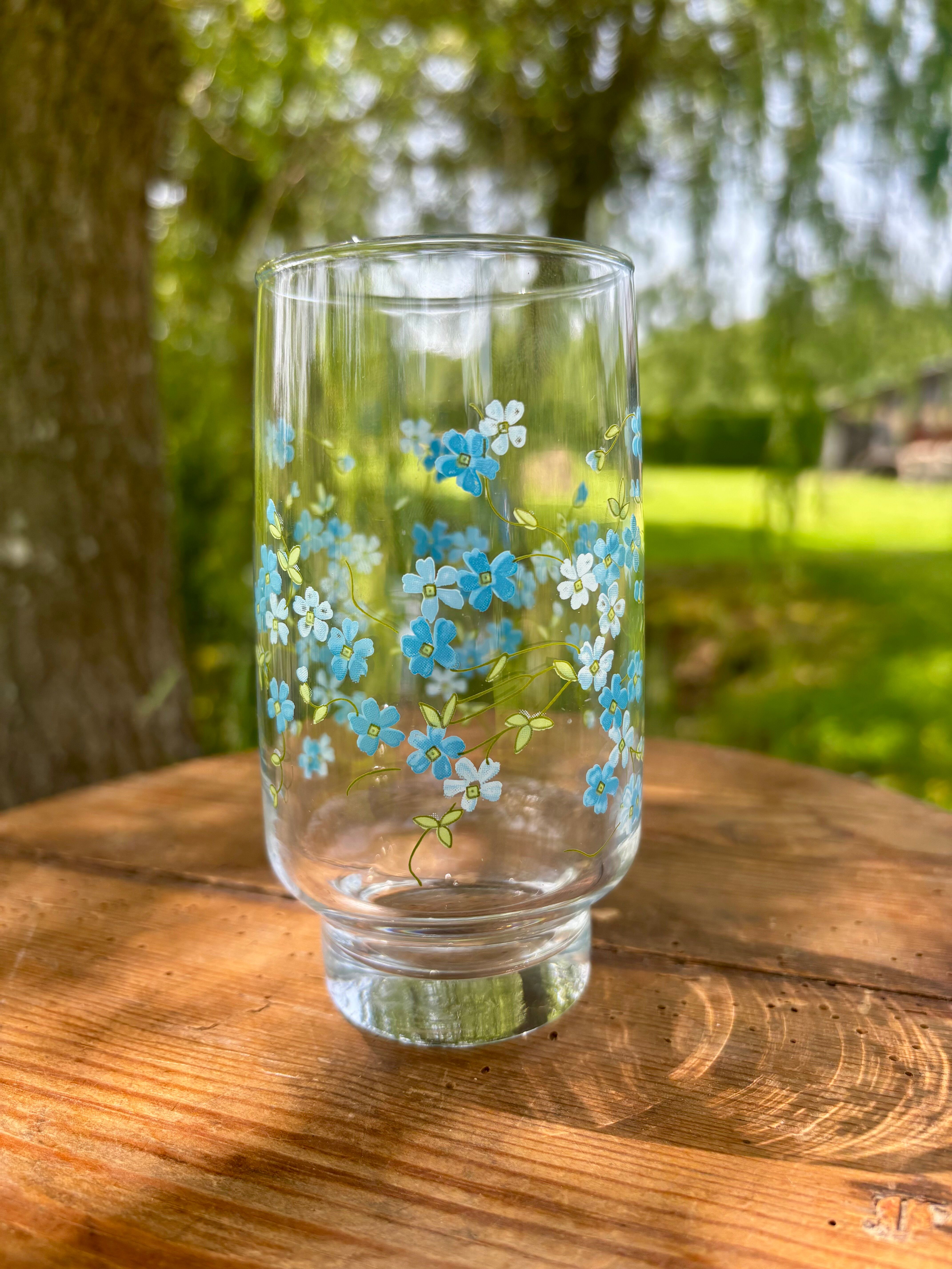 Vintage large glass Arcopal Véronica Myosotis