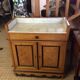 Meuble ancien de salle de bain