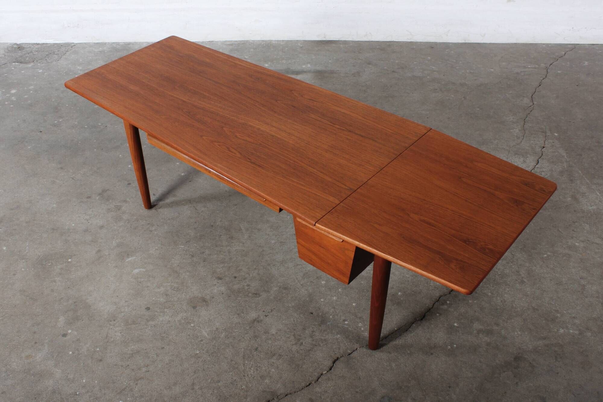 Coffeetable sewing table by Arne Wahl Iversen Danish design teak