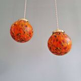 Duo de suspensions Art Déco en verre moucheté multicolore, 1930