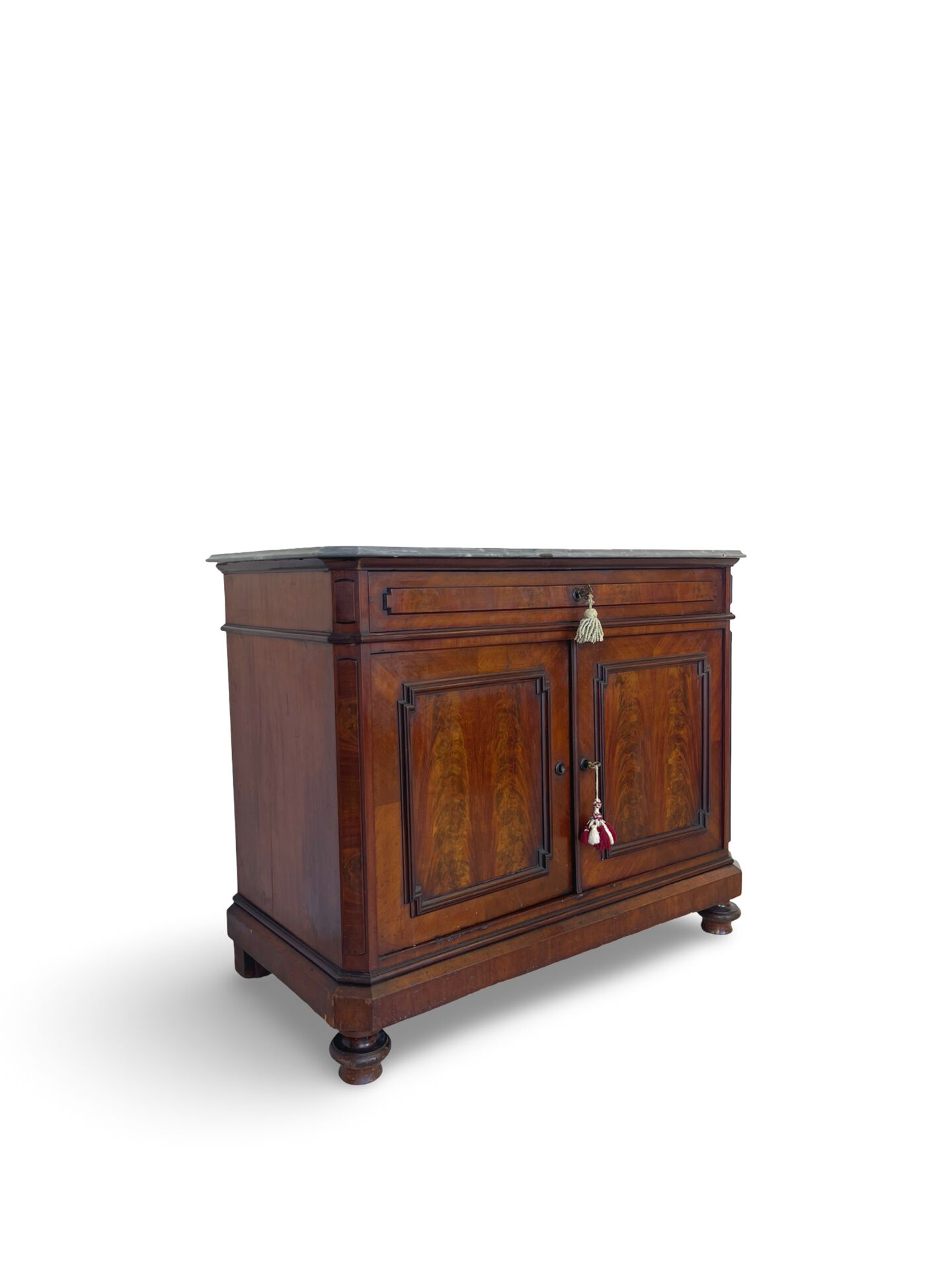 Commode Umbertino en acajou et noyer, 19e siècle.