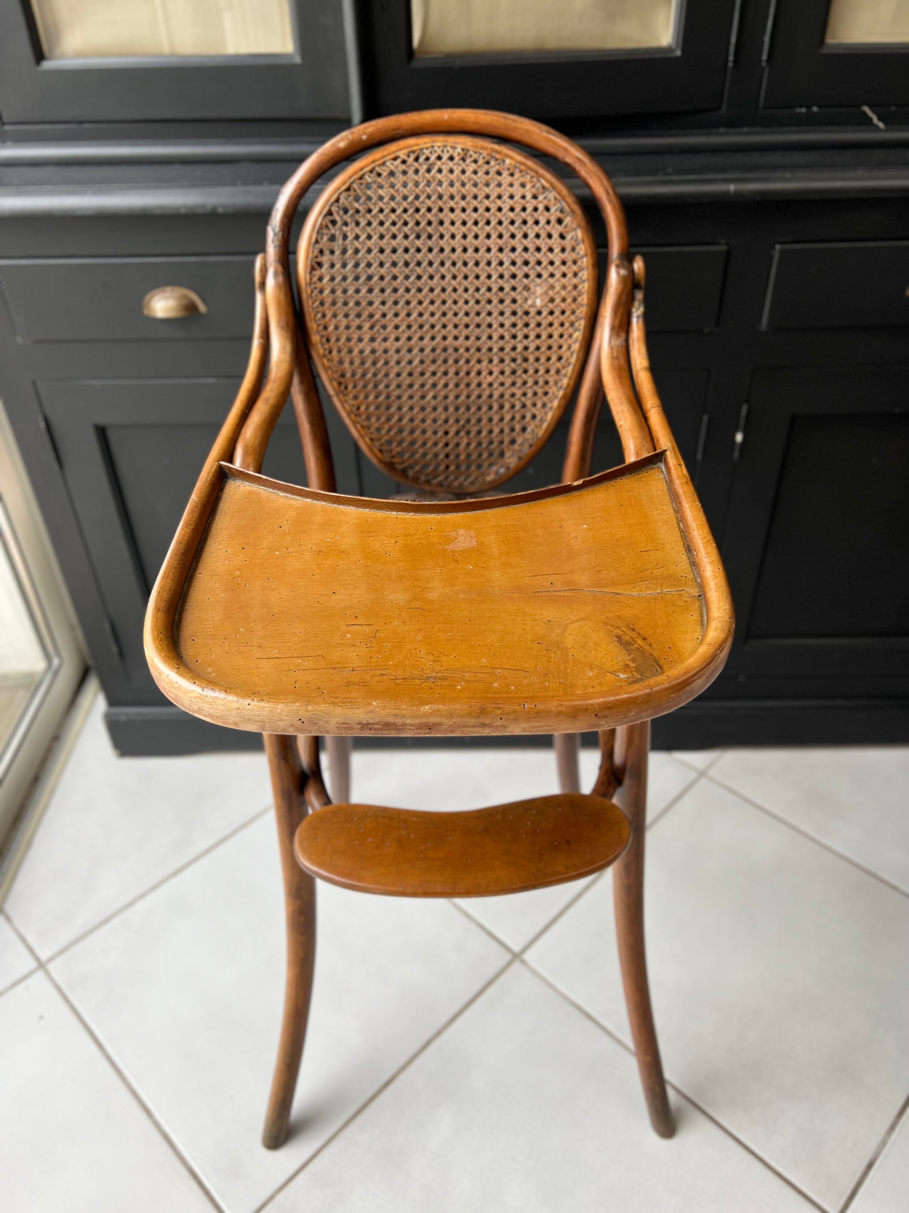 Rattan high chair cannages year 30