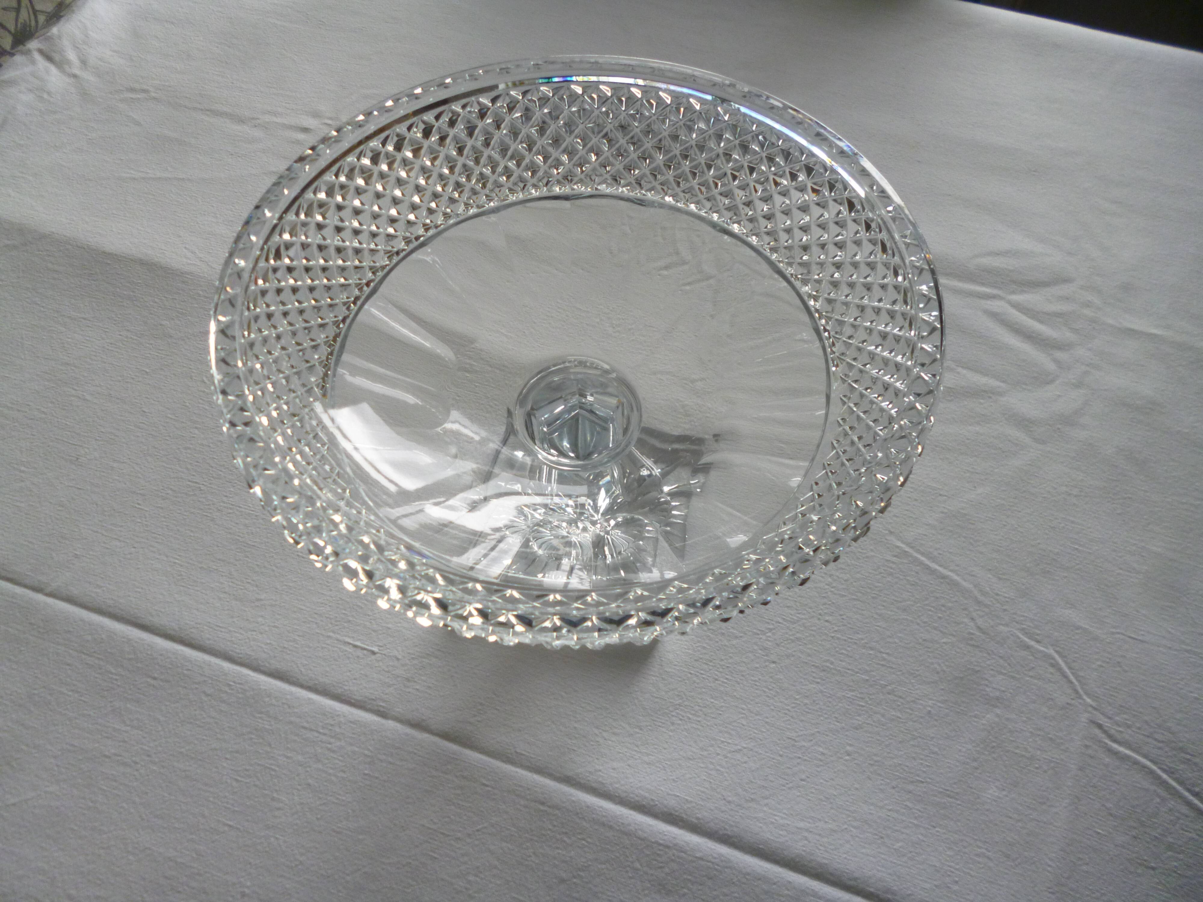 Cut crystal standing cup