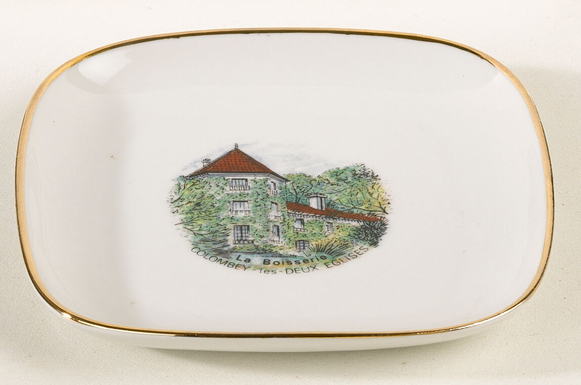 empty ashtray pocket La Boisserie Charles de Gaulle Colombey the 2 porcelain churches France