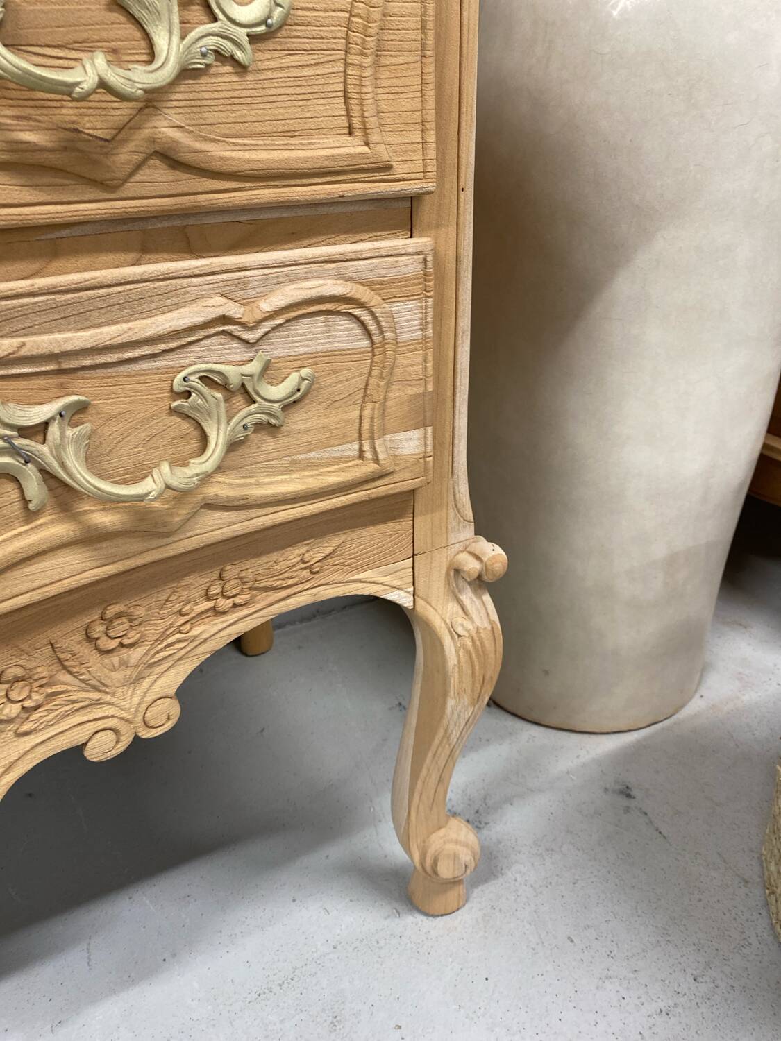 Louis chest of drawers in raw wood with two drawers