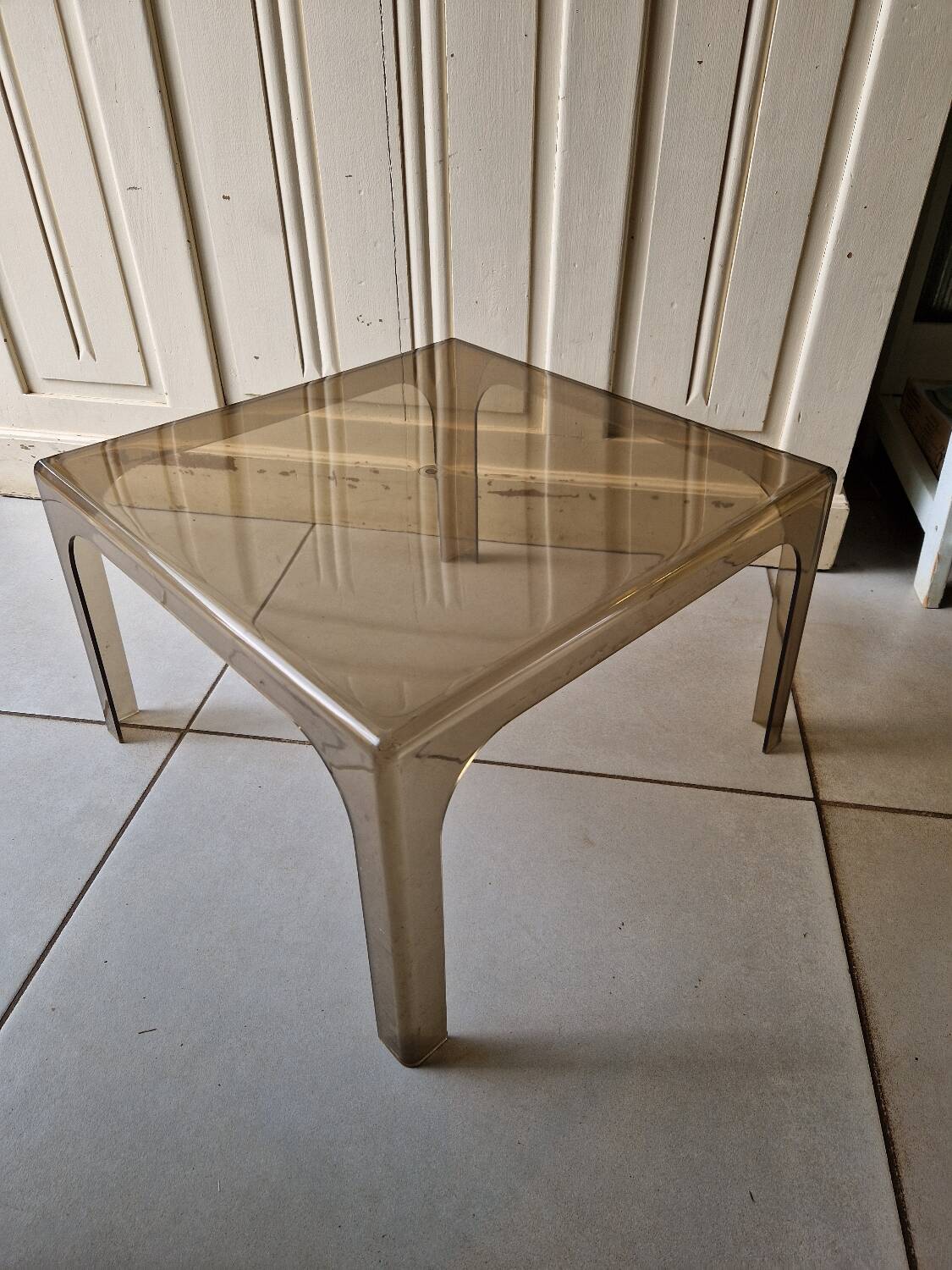 Smoked plexiglass coffee table 70'