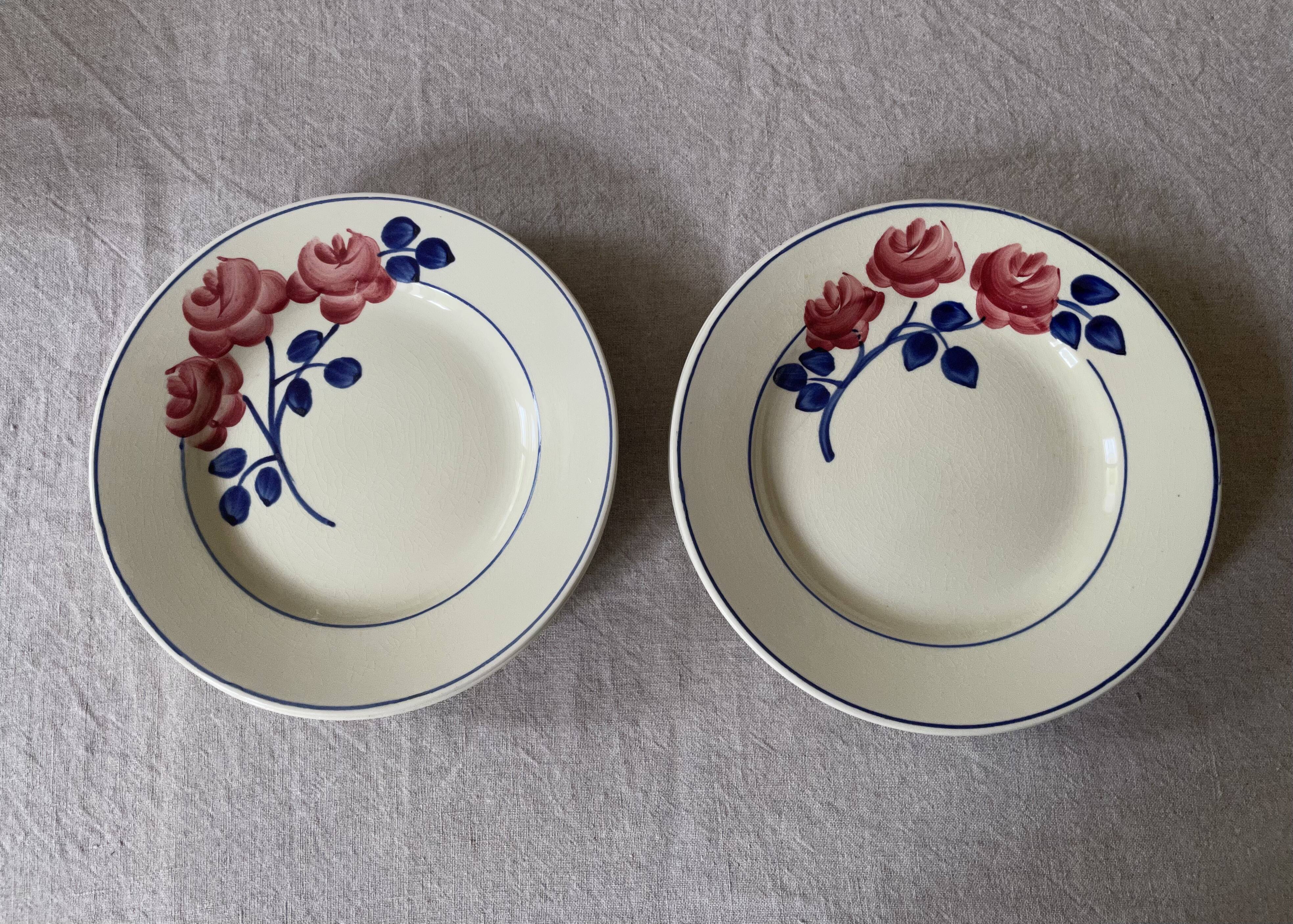 Dessert plates decorated with HBCM roses