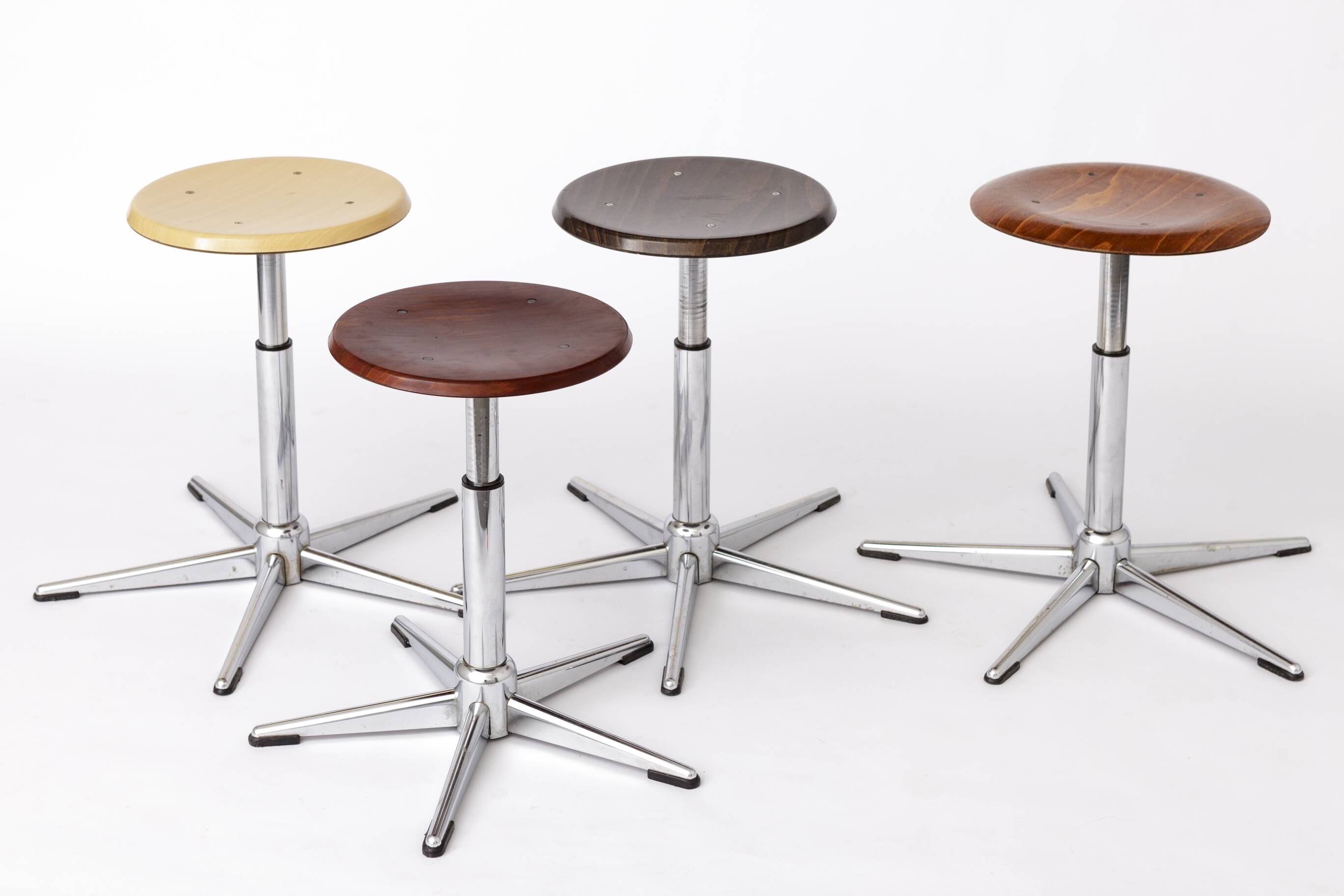 Set of 4 Vintage Industrial Stools 1970s, Chrome Adjustable Stools