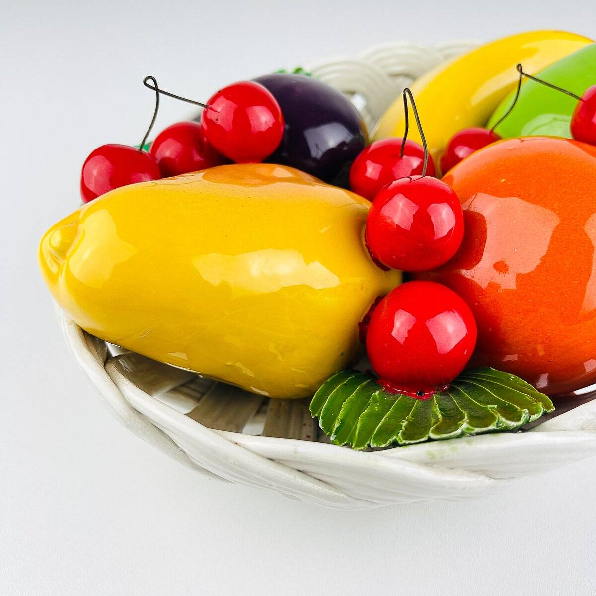 Vintage Italian ceramic fruit basket from the mid-20th century, 1980s.