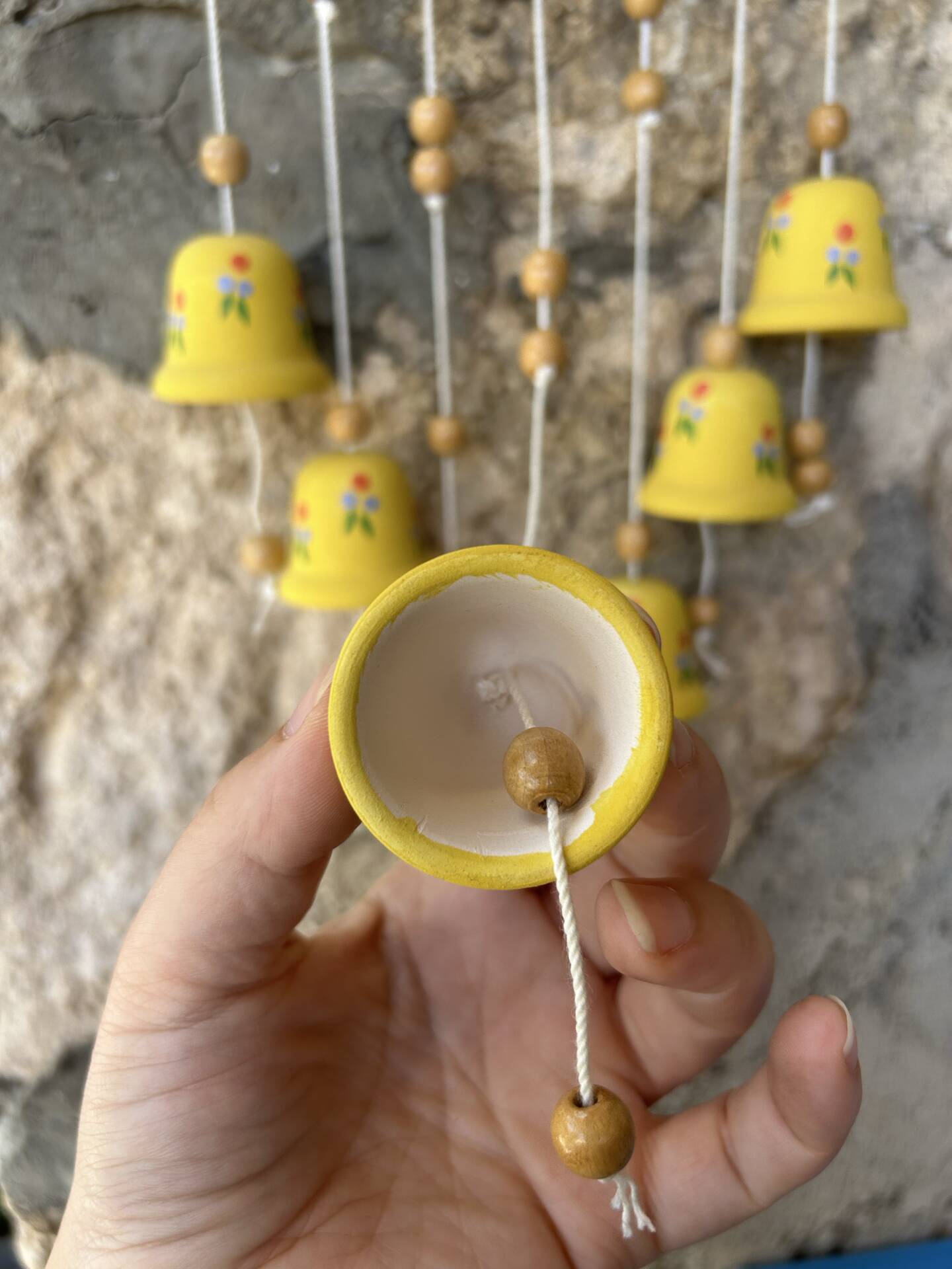 Cascade suspension with bell