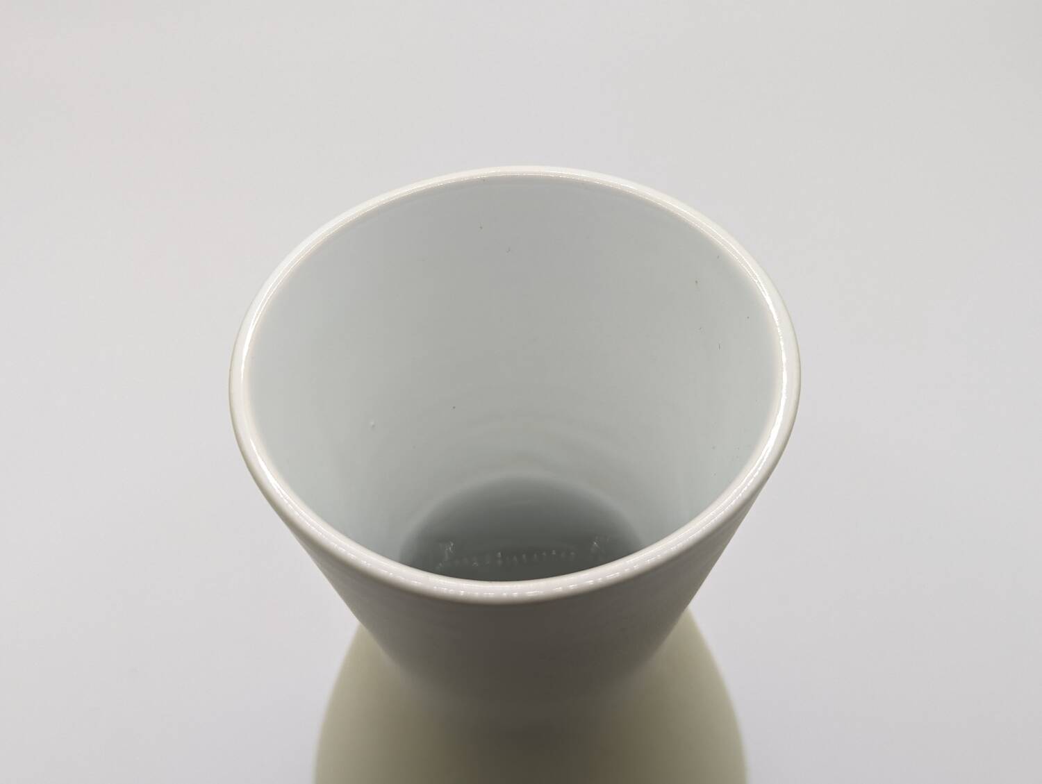 Goedewaagen Gouda Holland ceramic hourglass vase