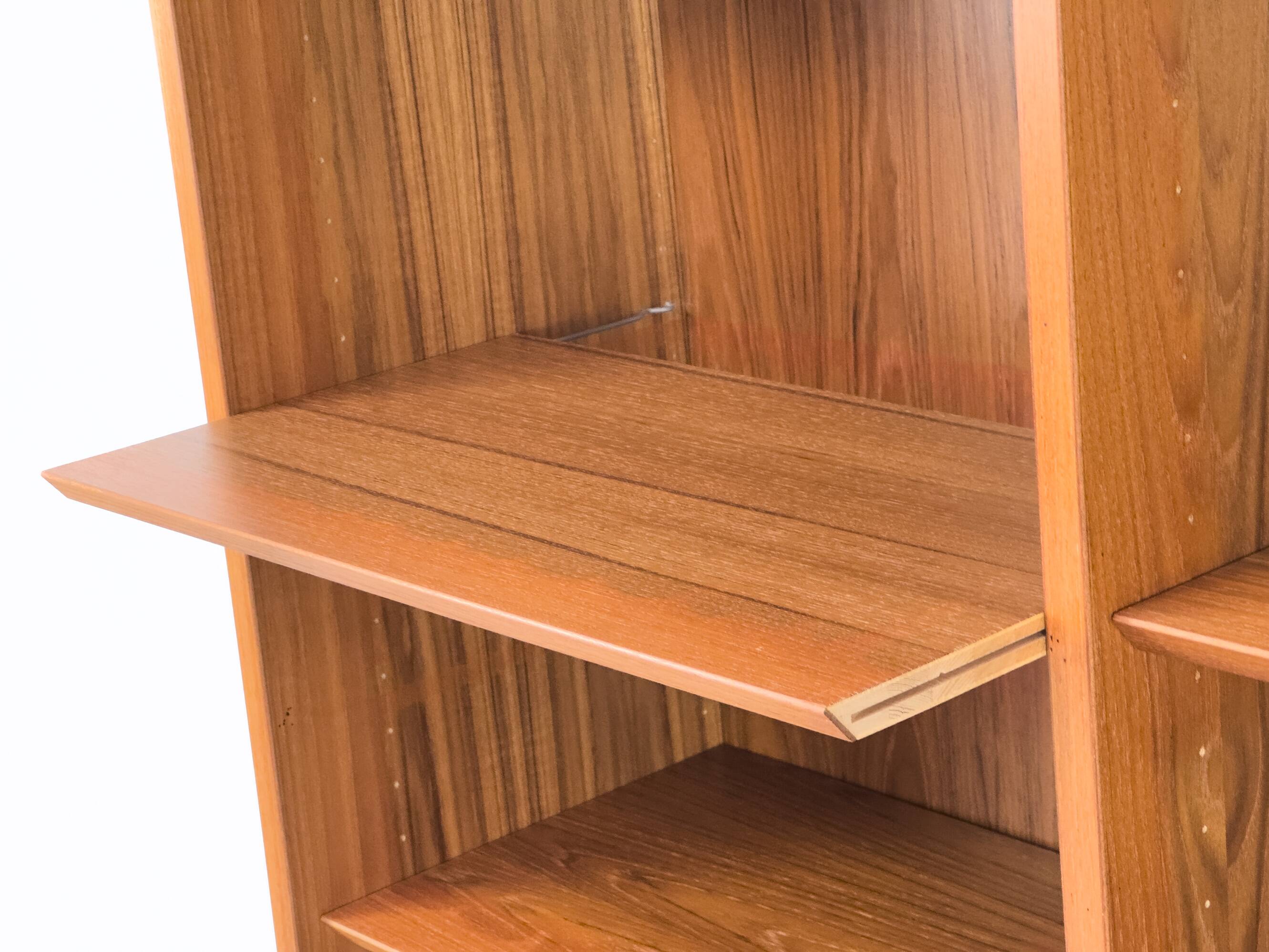 Bibliothèque danoise en teck par Carlo Jensen pour Hundevad & Co., années 1960