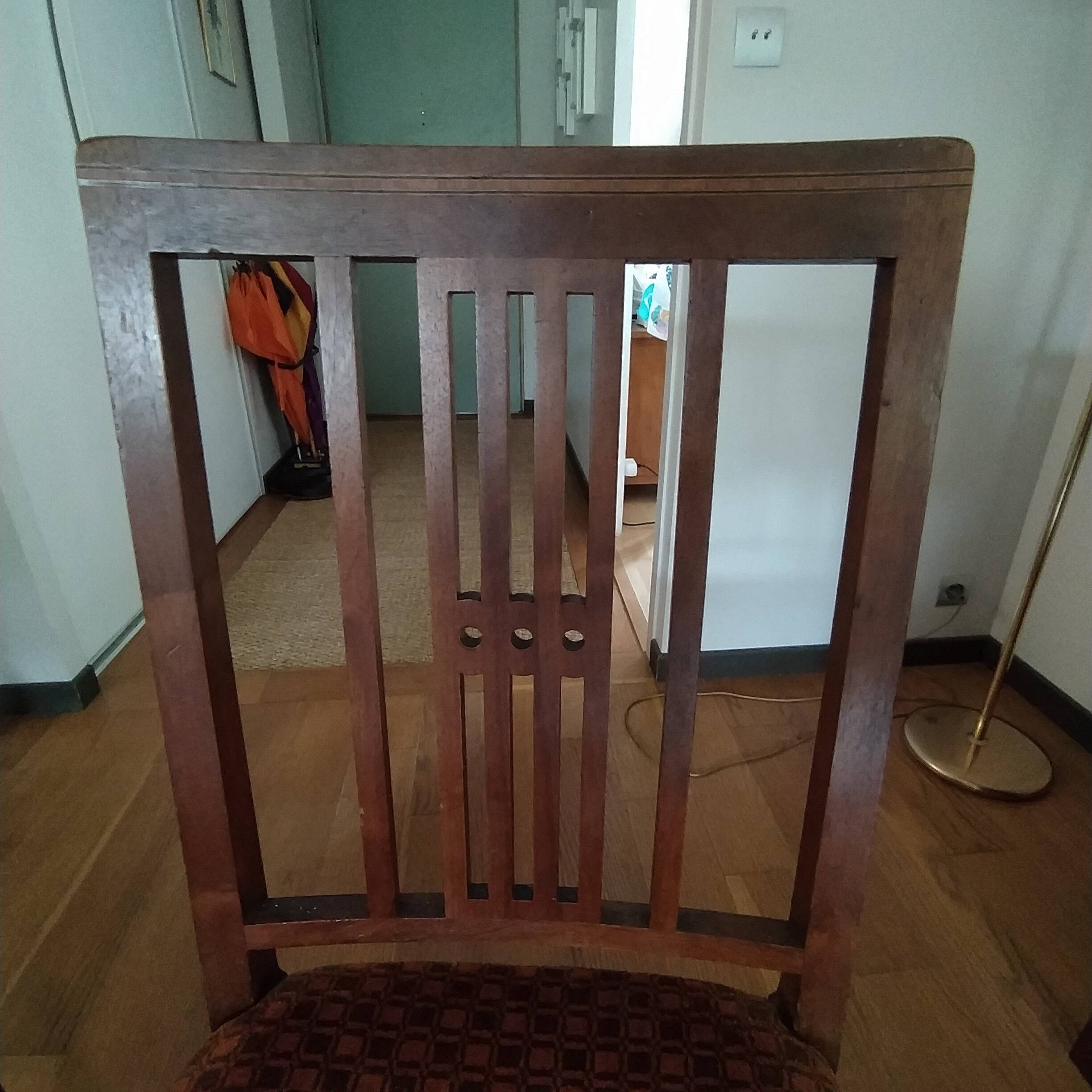 Ensemble Arts & Crafts 1900-1925 – 2 fauteuils et 2 chaises en bois massif
