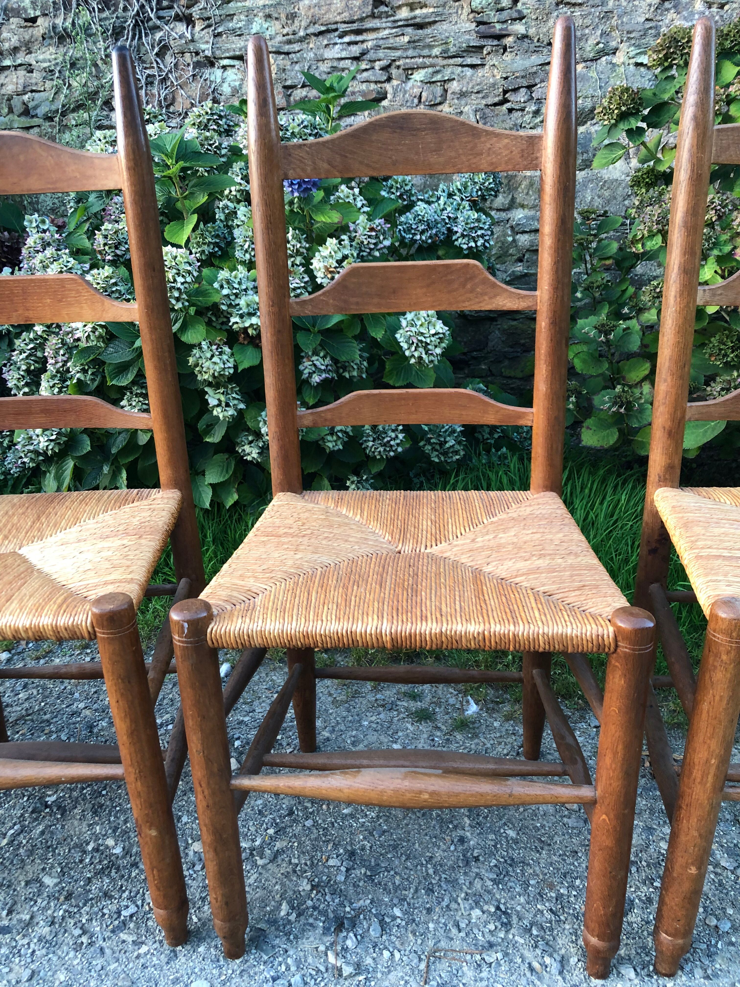 4 oak mulched chairs