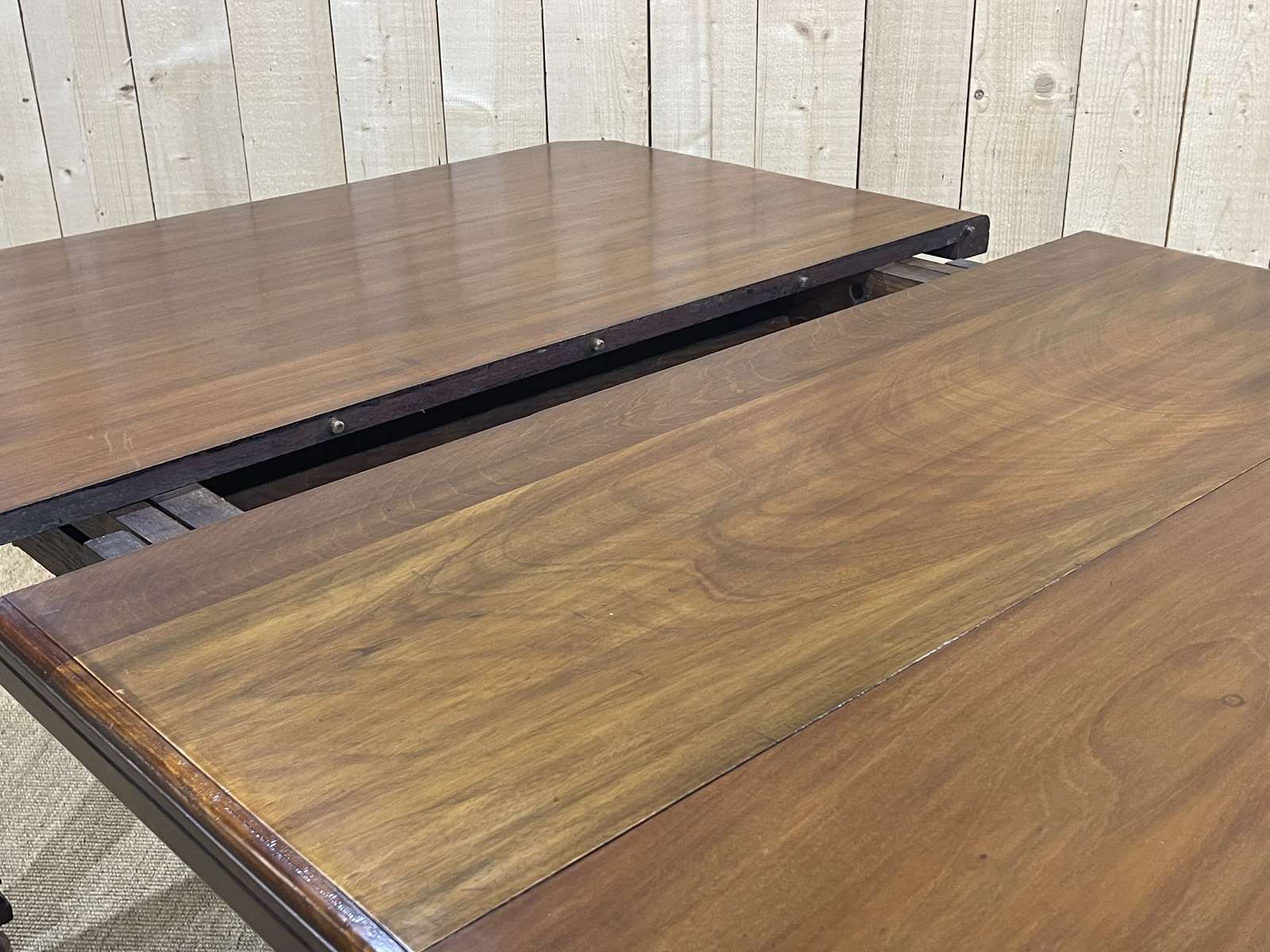 English mahogany table from the 1930s with an extension