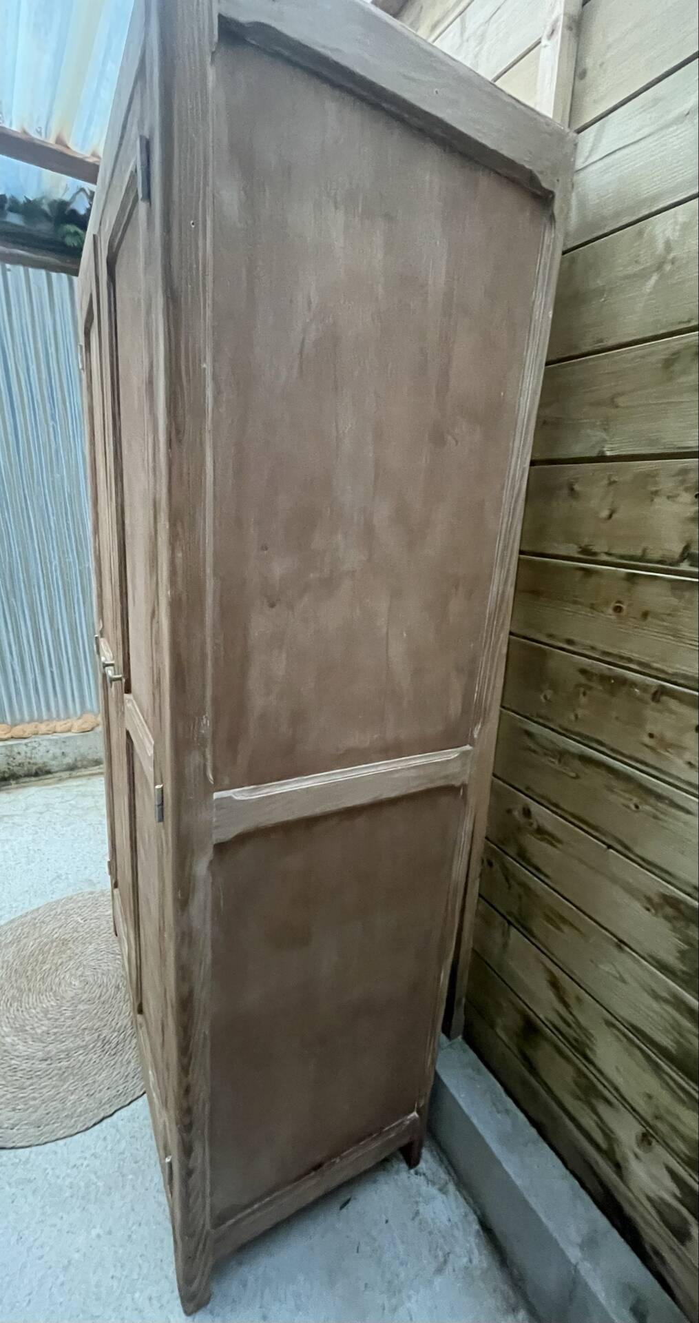 Armoire parisienne