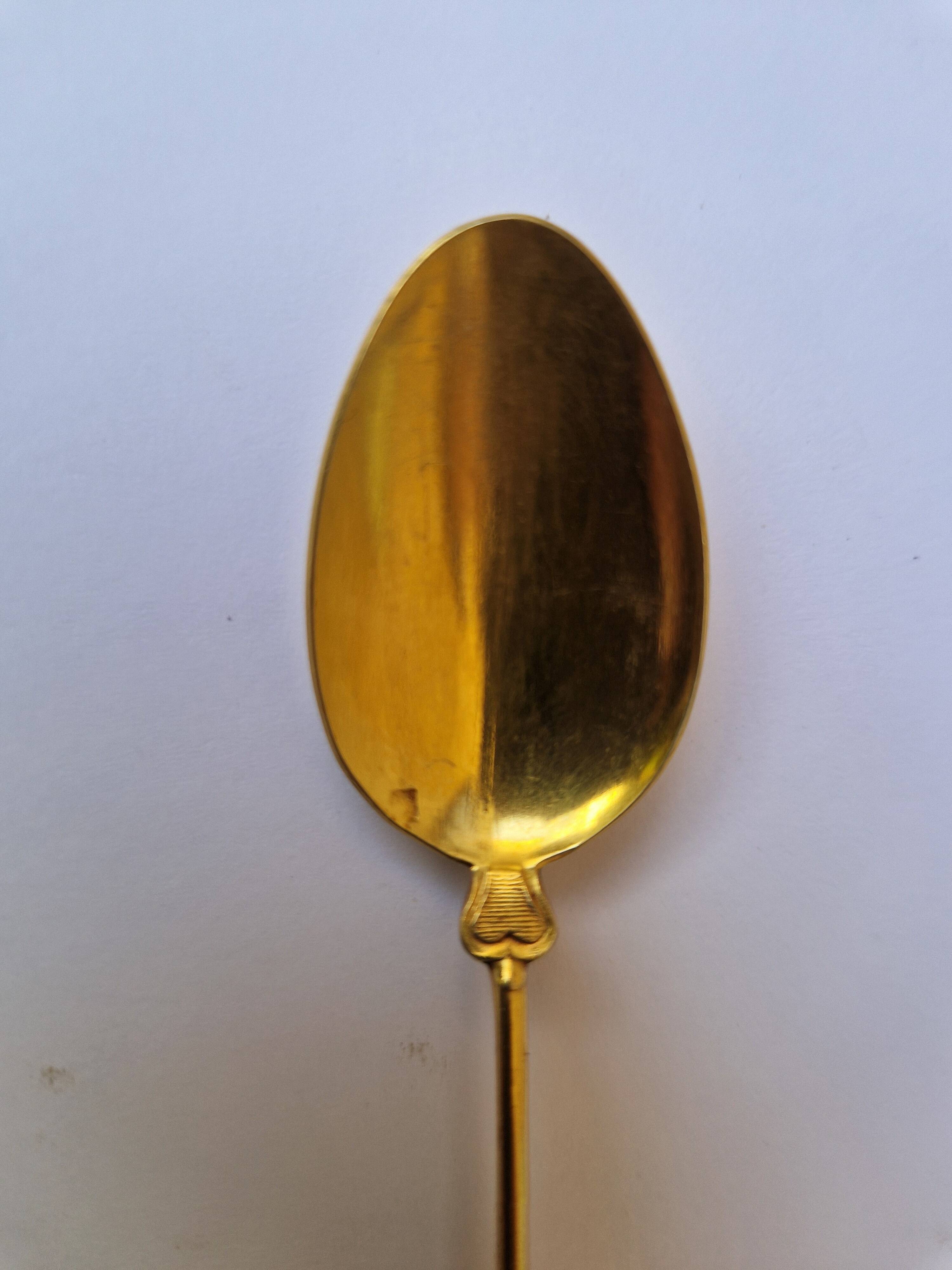 12 cuillères à moka en vermeil