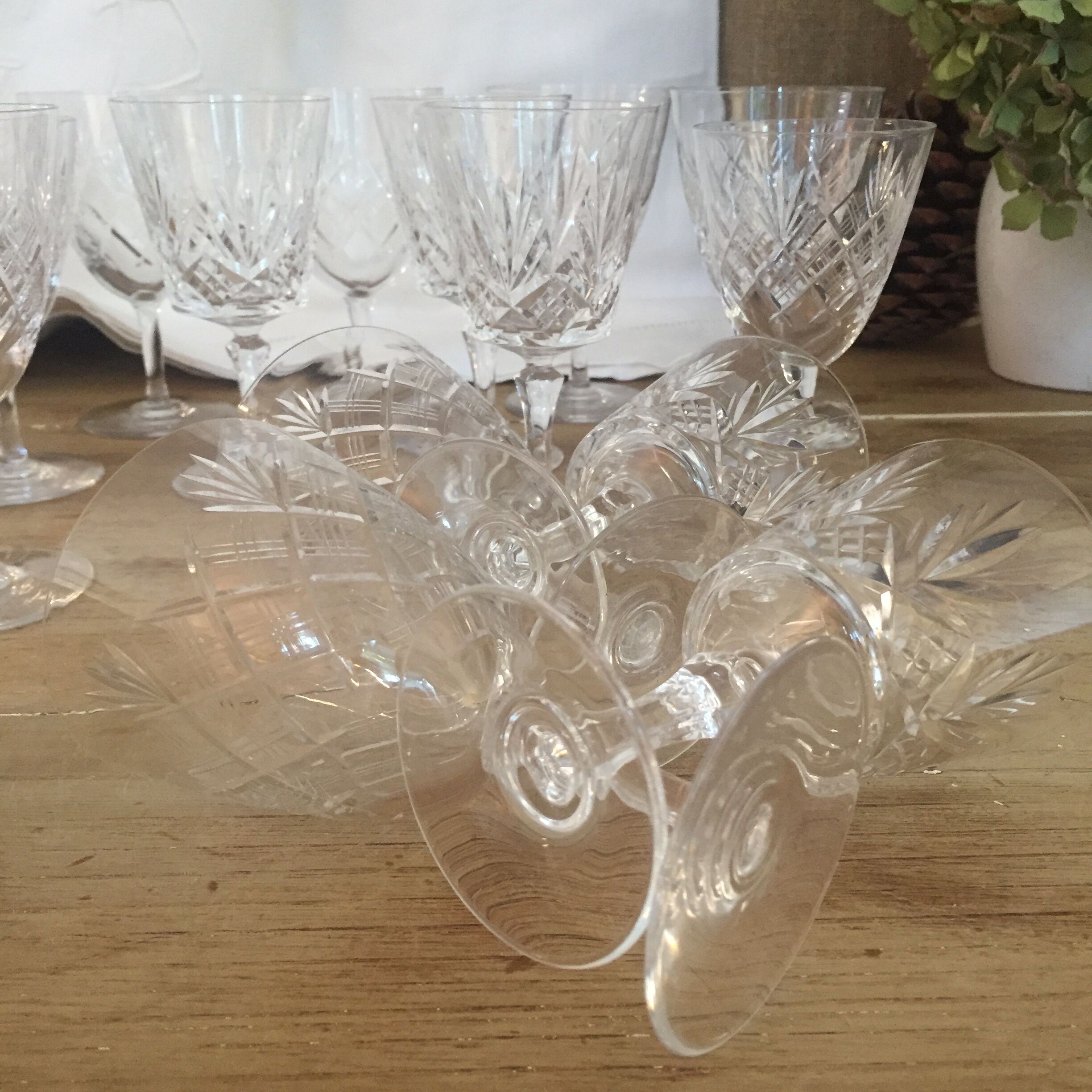 Set of 16 mismatched crystal glasses medium model