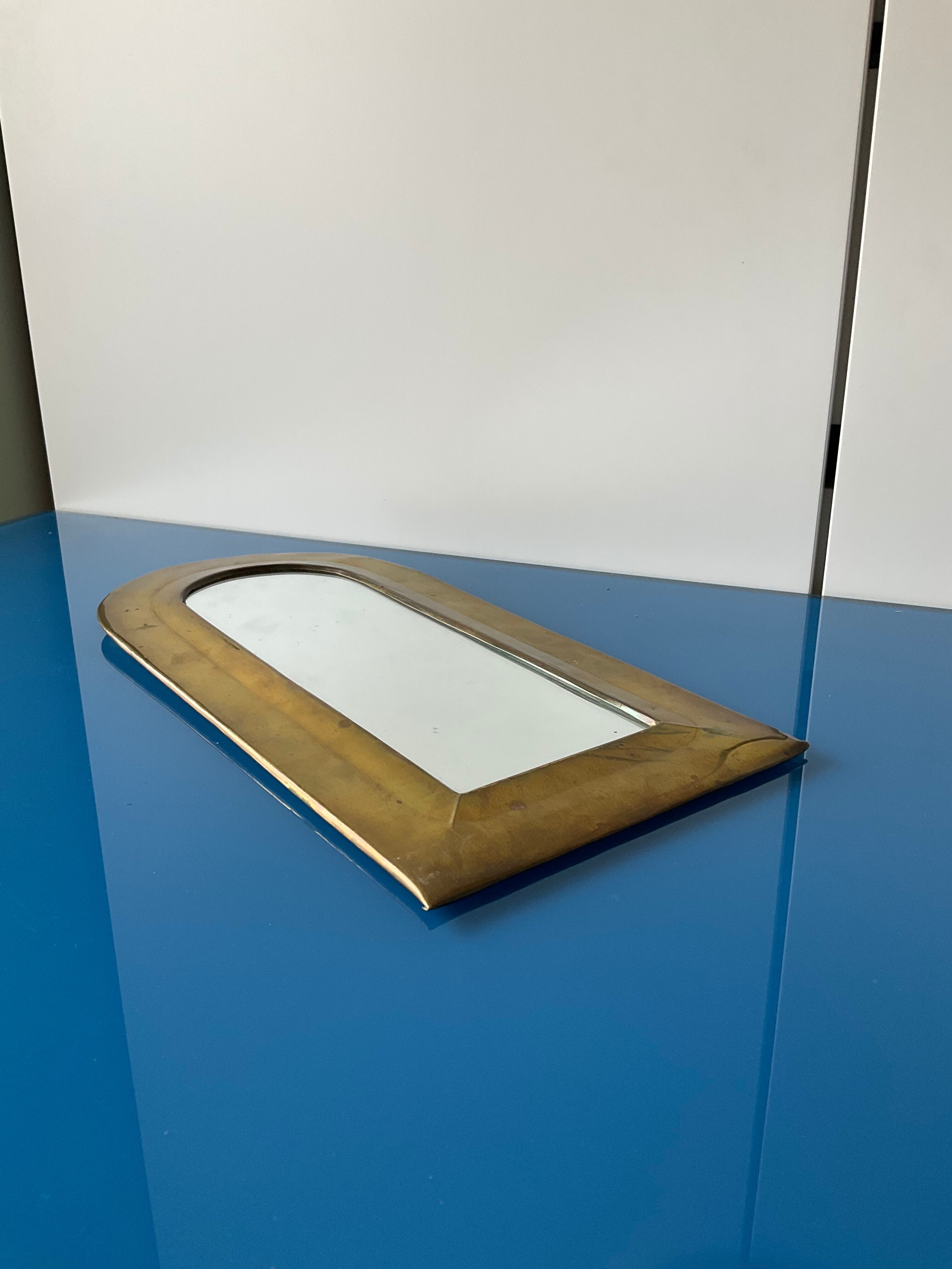 Small oriental mirror