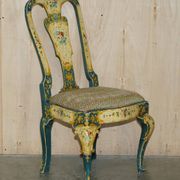 Paire de chaises Regency antiques et table assortie