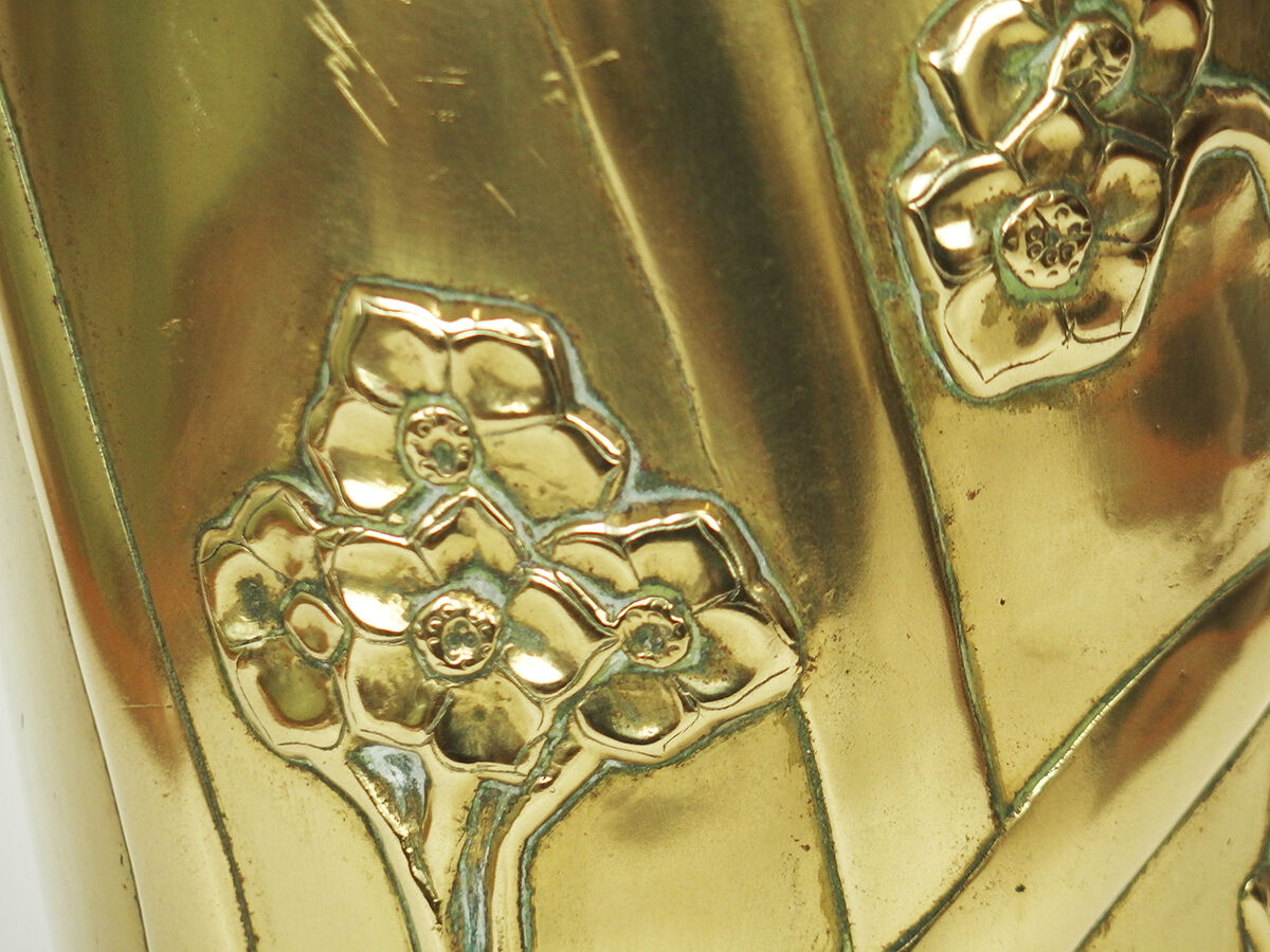 Indochinese bronze vase