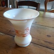 Vase en opaline motifs en grisaille rouge Chasse au Sanglier