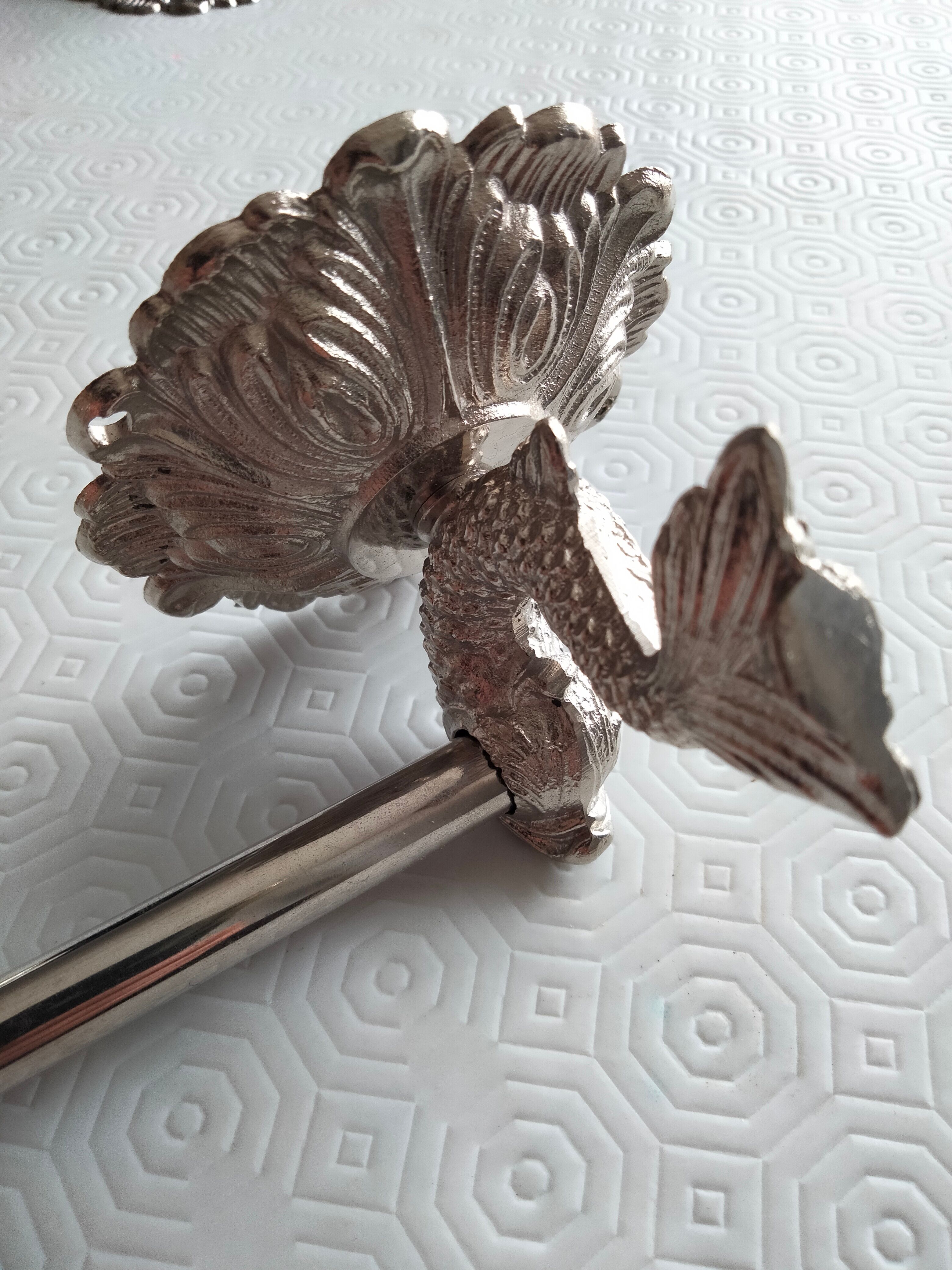 towel rack old fish head