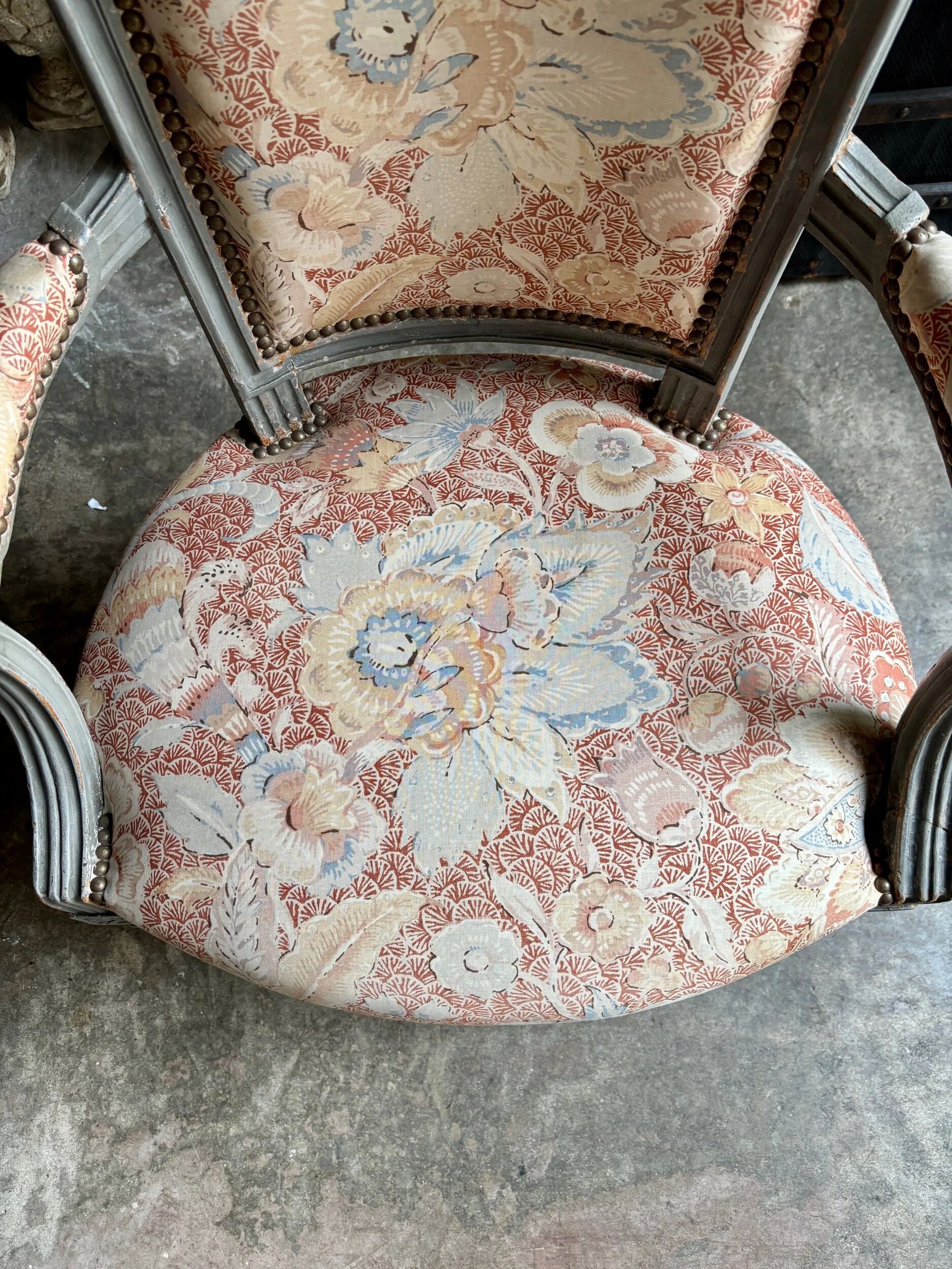 Fauteuil d'époque Louis XVI, tissus indienne n°2