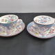 Paire de tasses à café en porcelaine de Rörstrand à décor floral japonisant