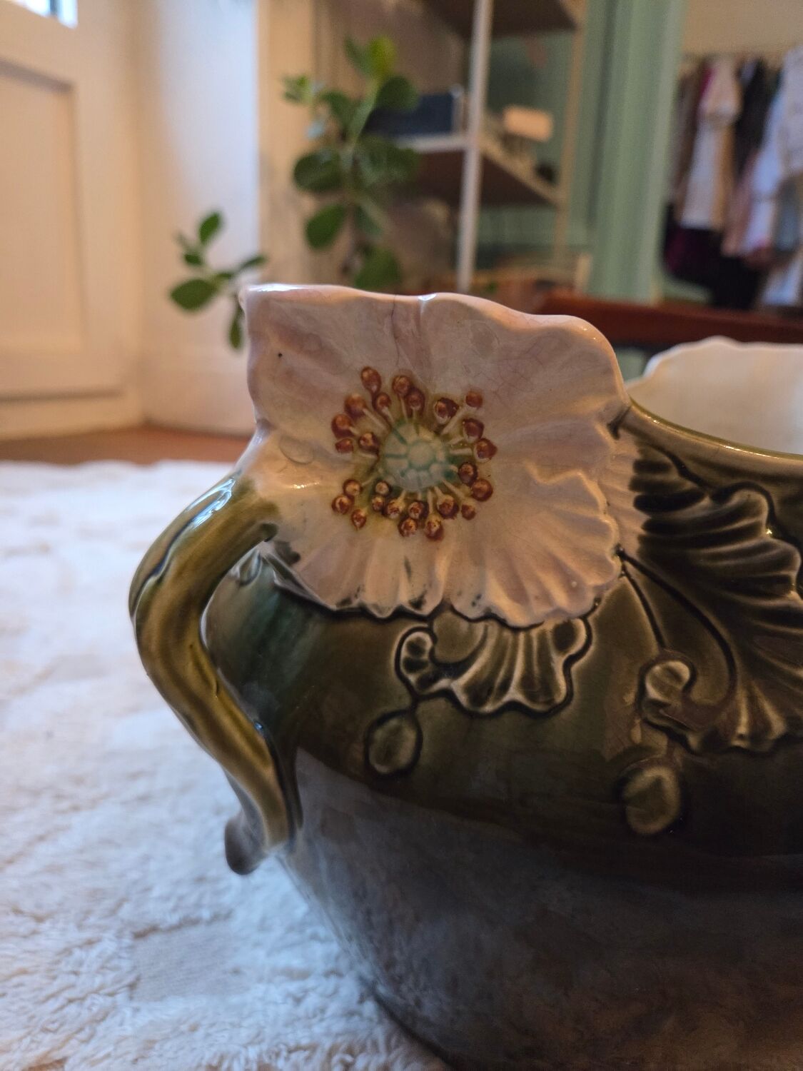 Jardinière in slipware signed by Gustave de Bruyn.