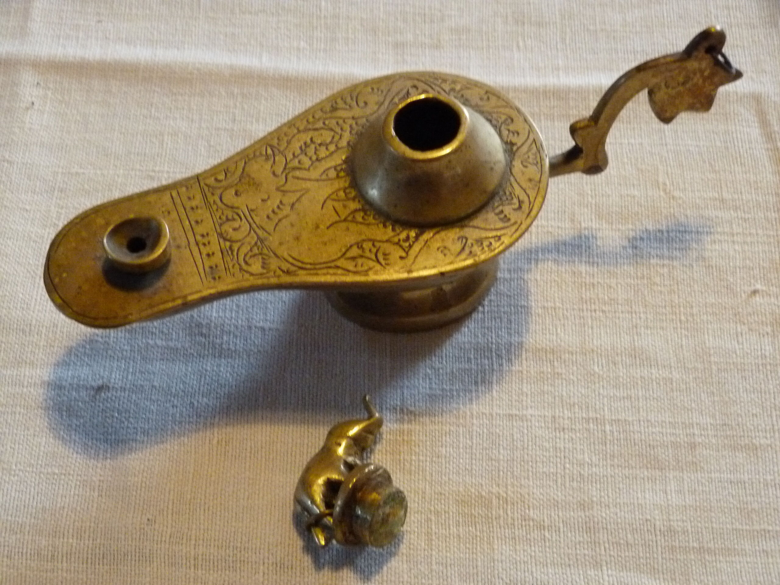 Old oil lamp style Oriental Aladdin copper