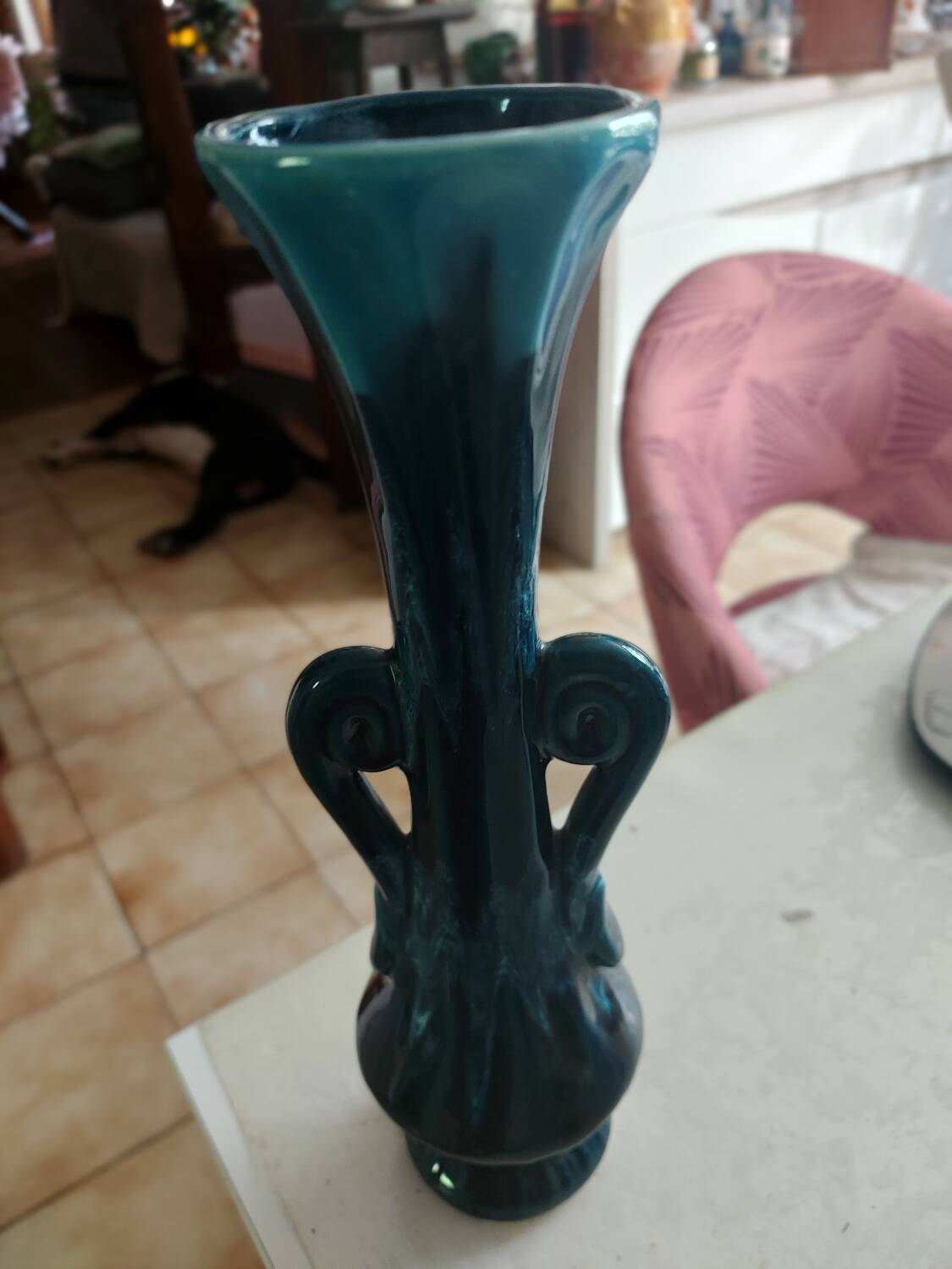 Slim single-flower vase in navy blue enamel