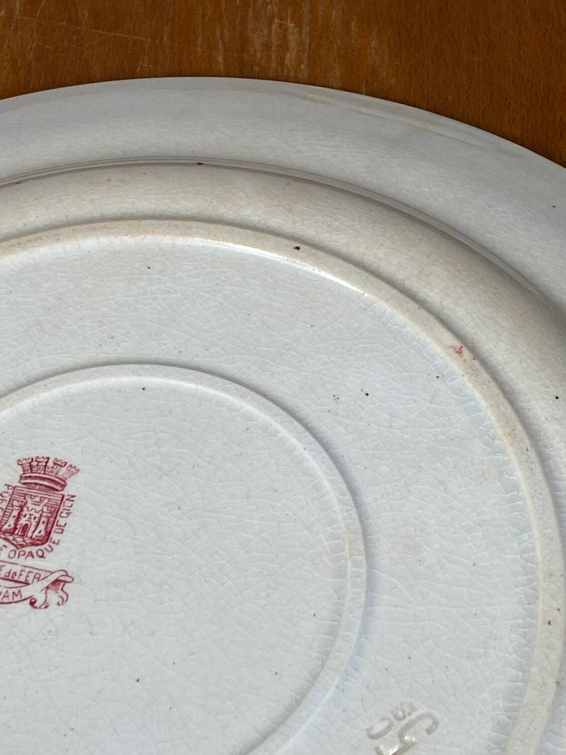 Antique Hiens porcelain dish, iron earth