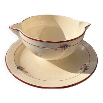 Salins sauce boat with integrated saucer