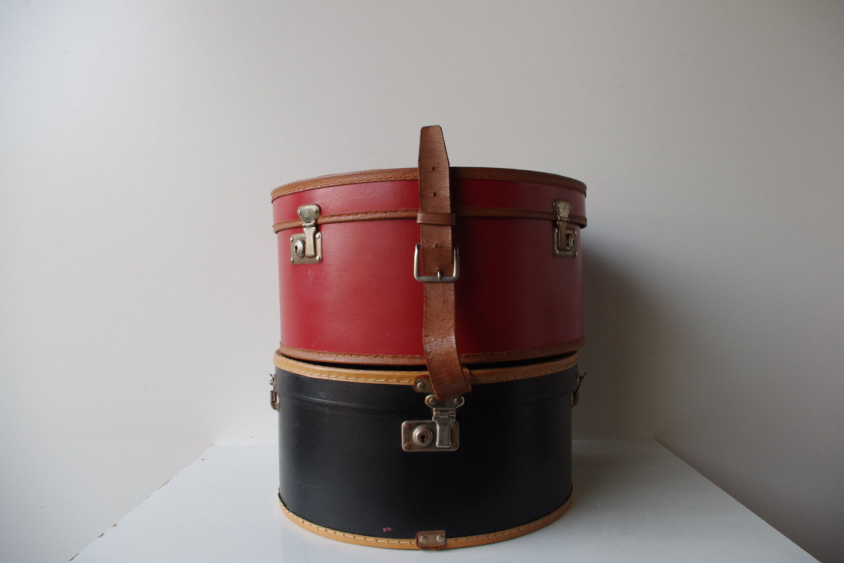 Black Suitcase for hats 60s.