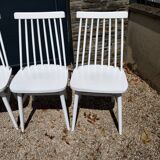 Lot 4 Scandinavian style chairs