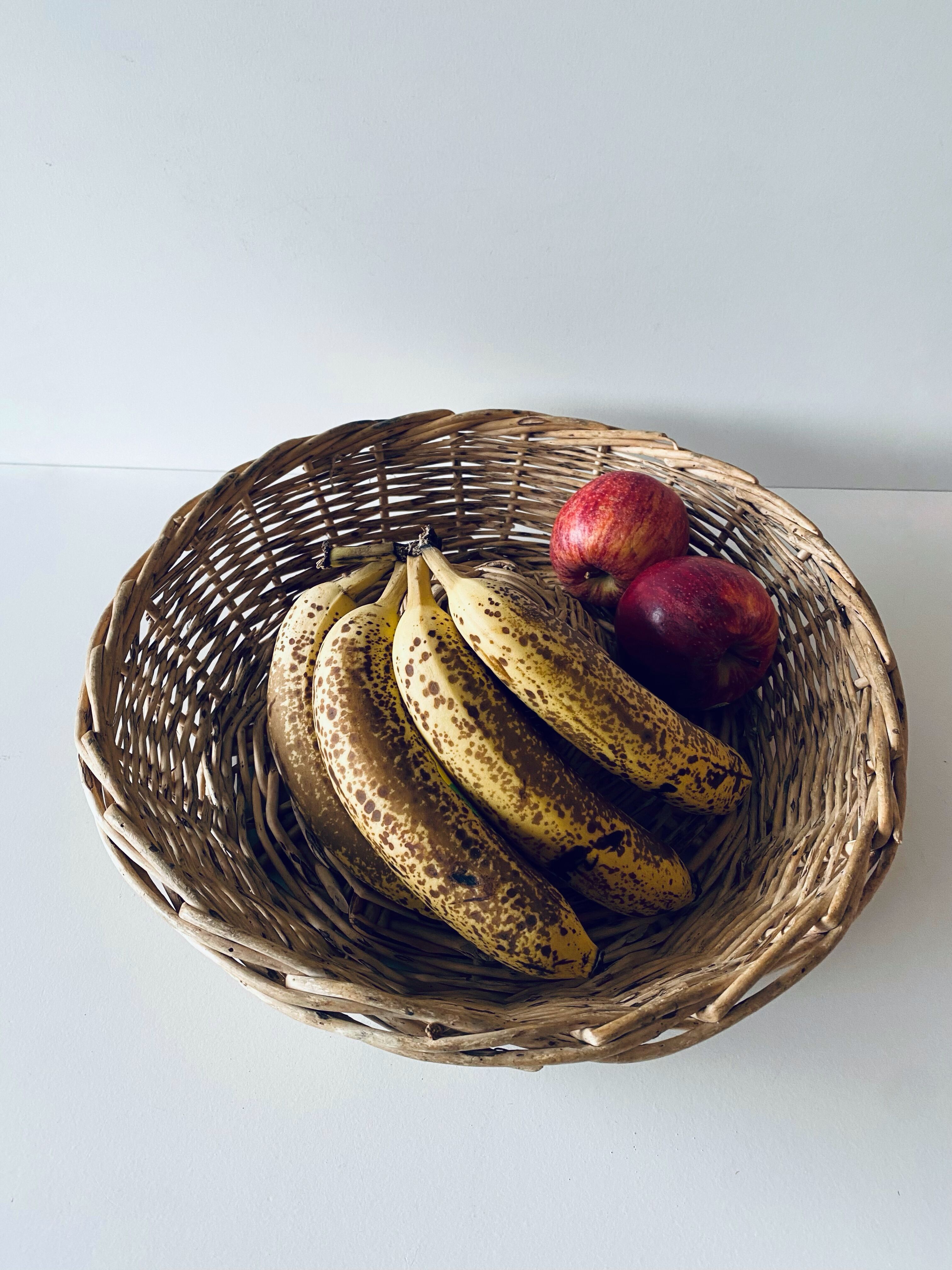 Old baker's panière