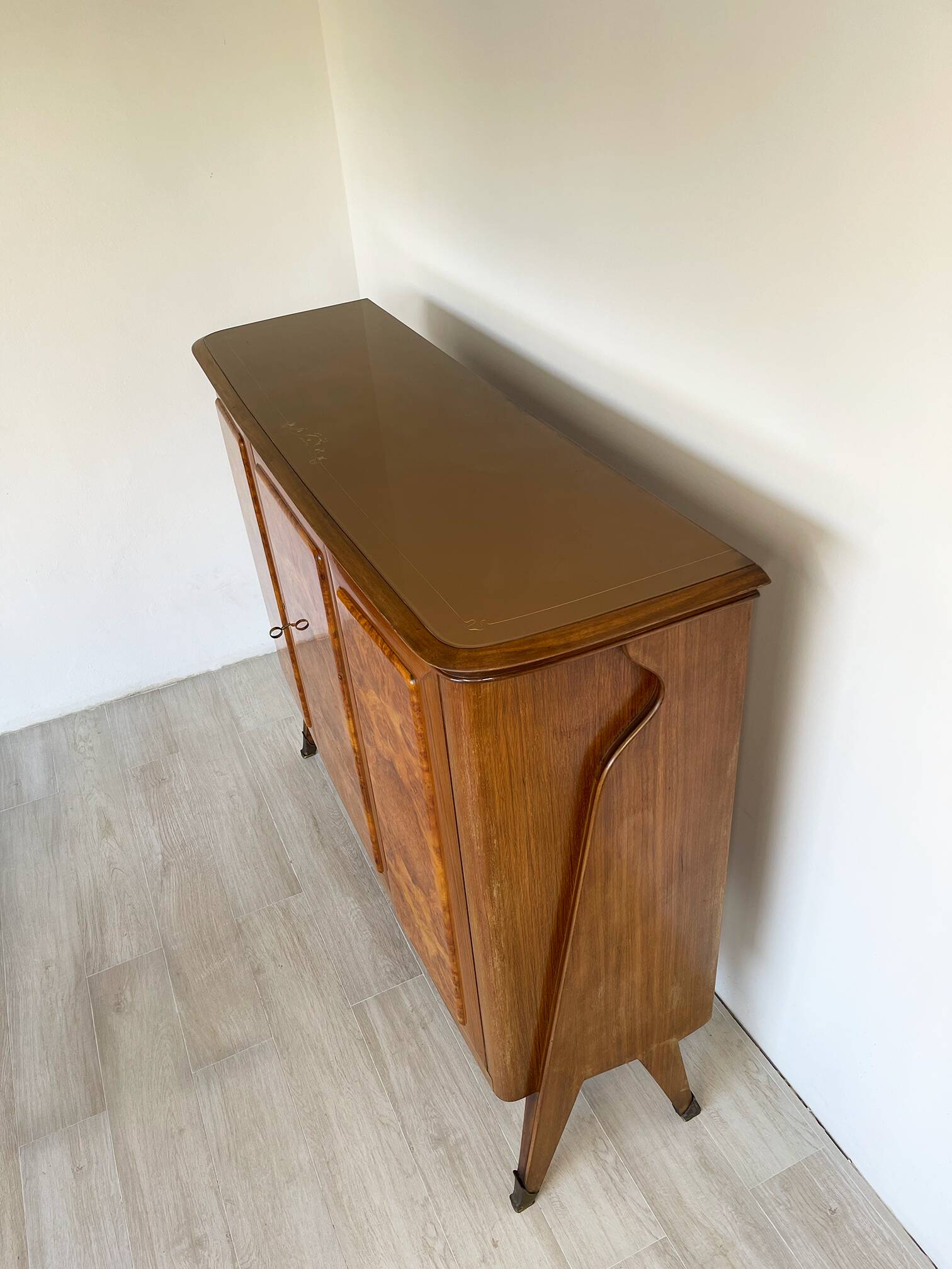 AB Vighizzolo mobili - Sideboa en ronce de noyer Cantu unique italien du milieu du siècle