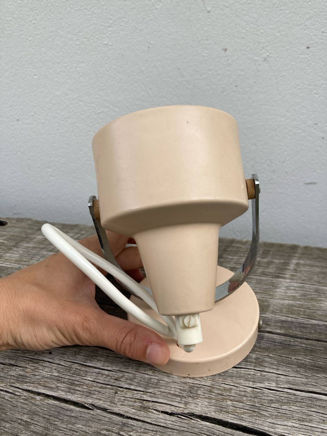 Delmas beige metal wall light, 1970