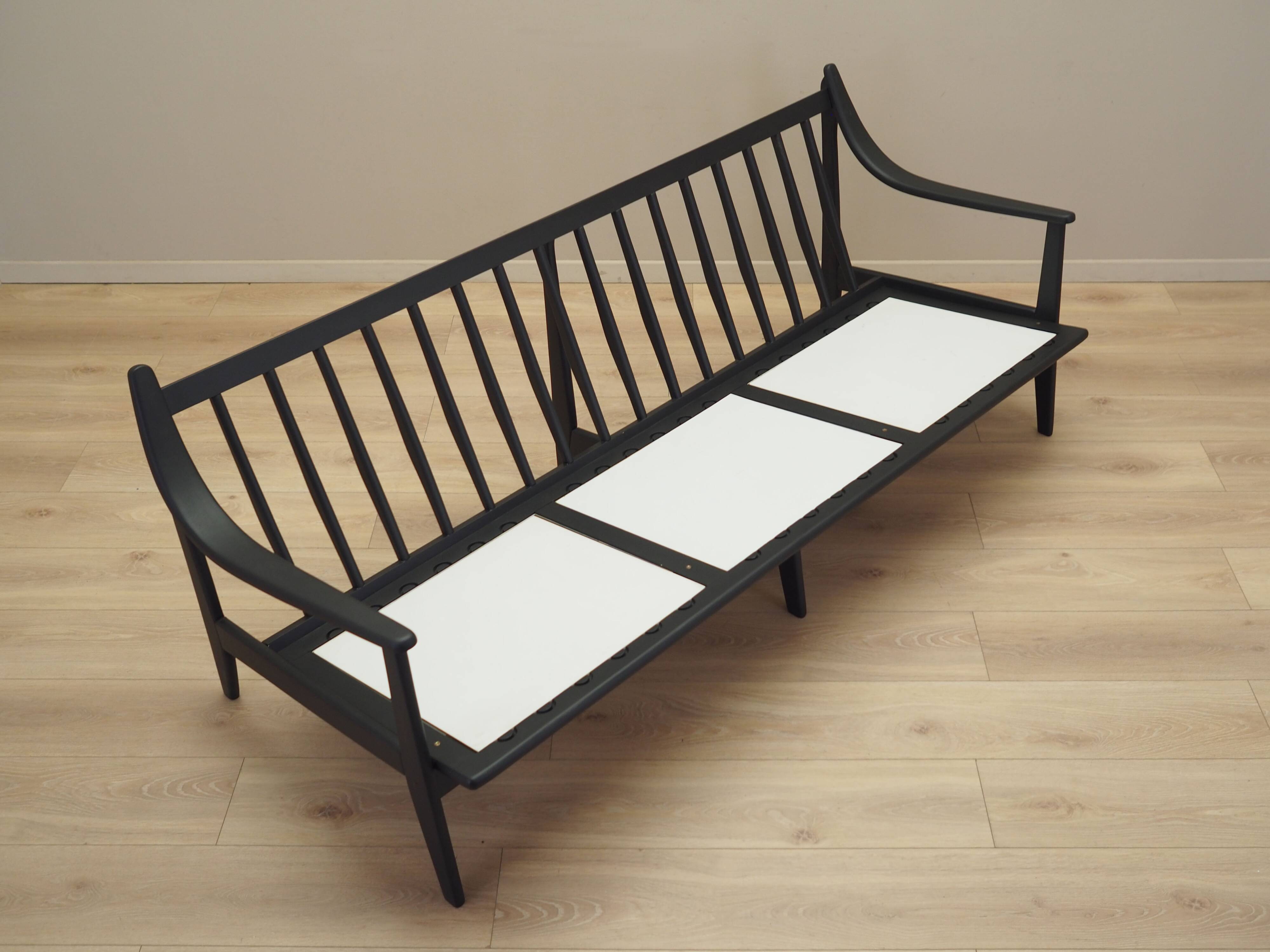 Canapé trois places, design danois, années 1960, production : Danemark