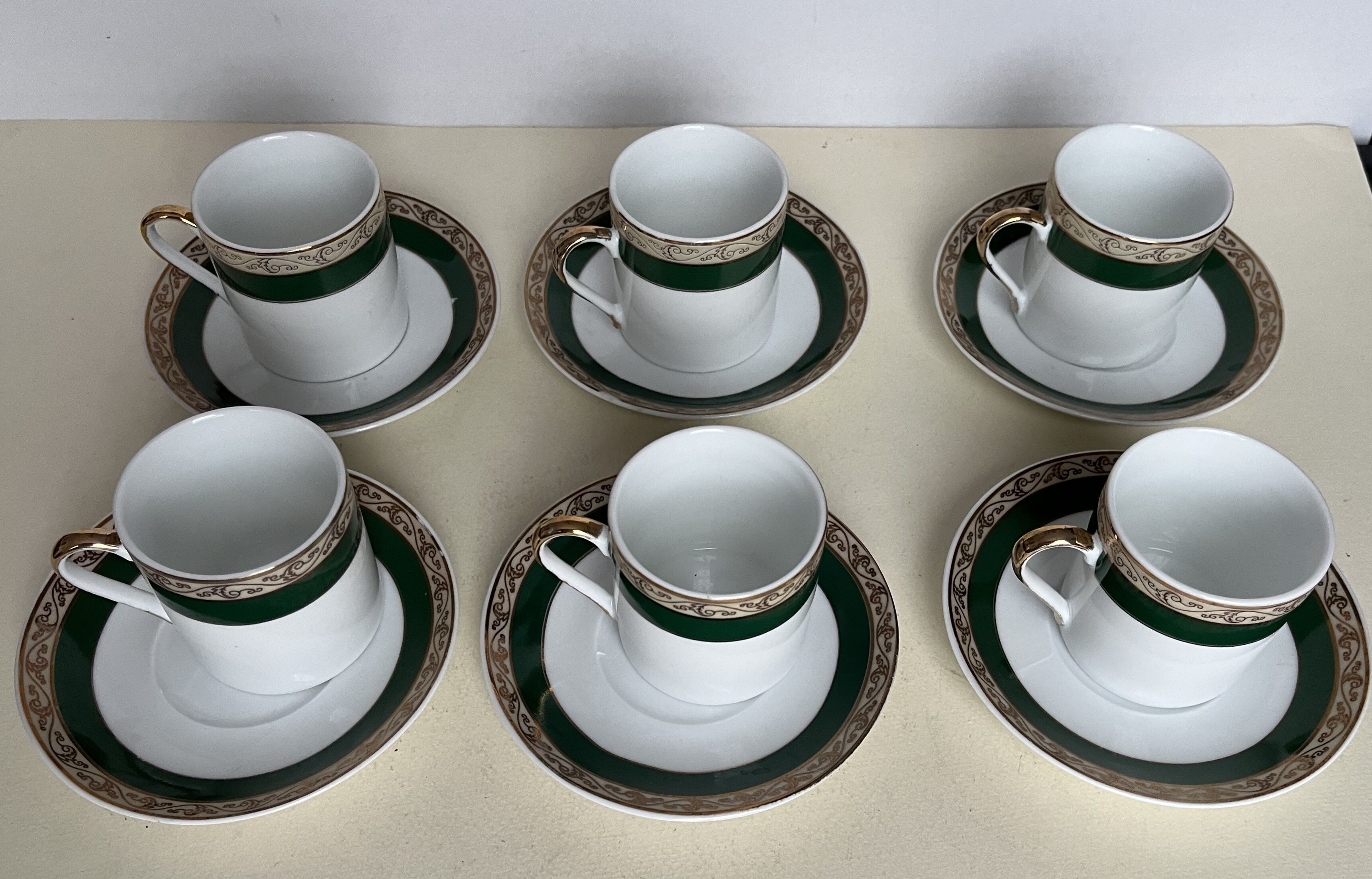 6 porcelain cups