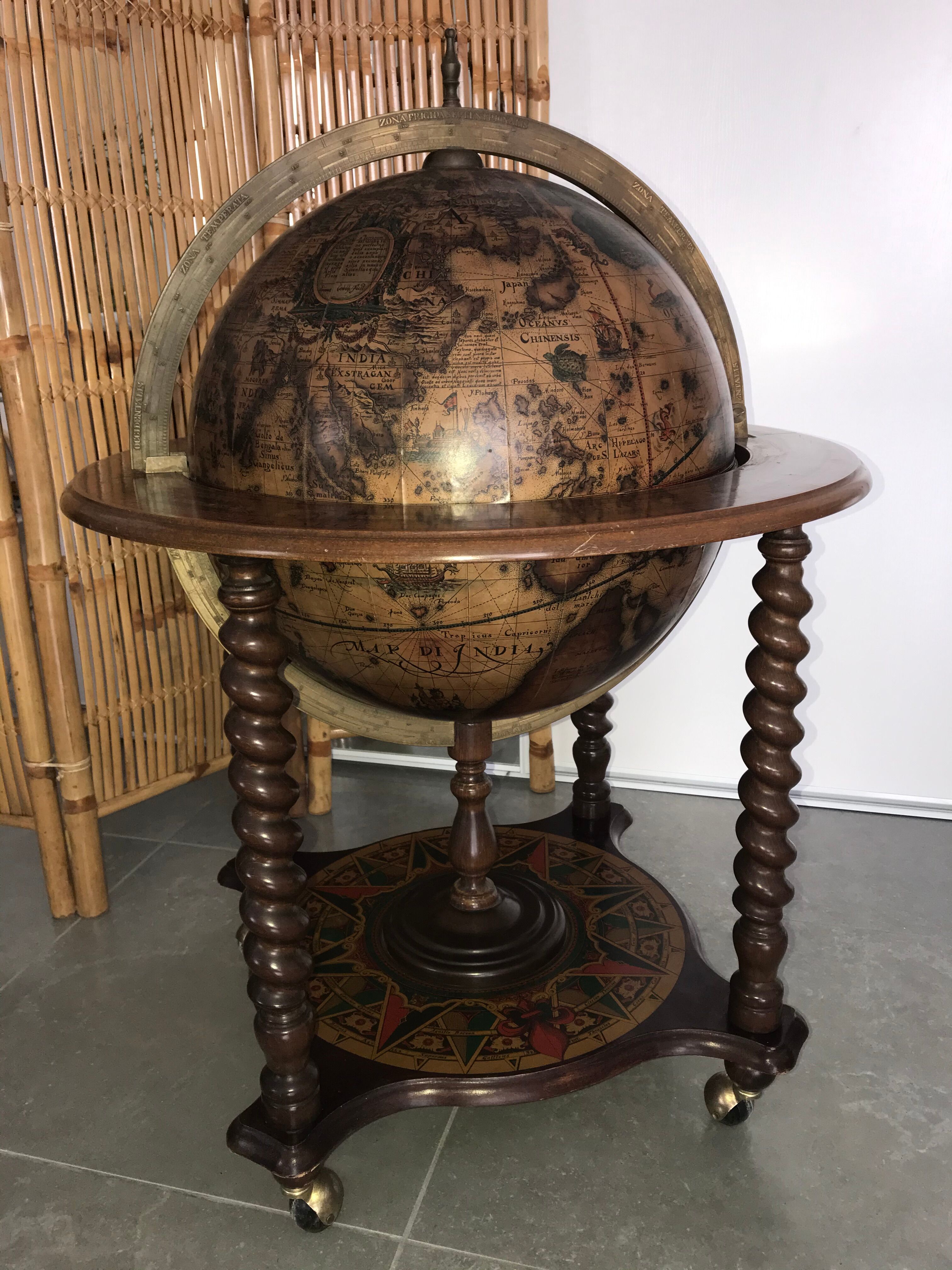 World Globe Map Bar