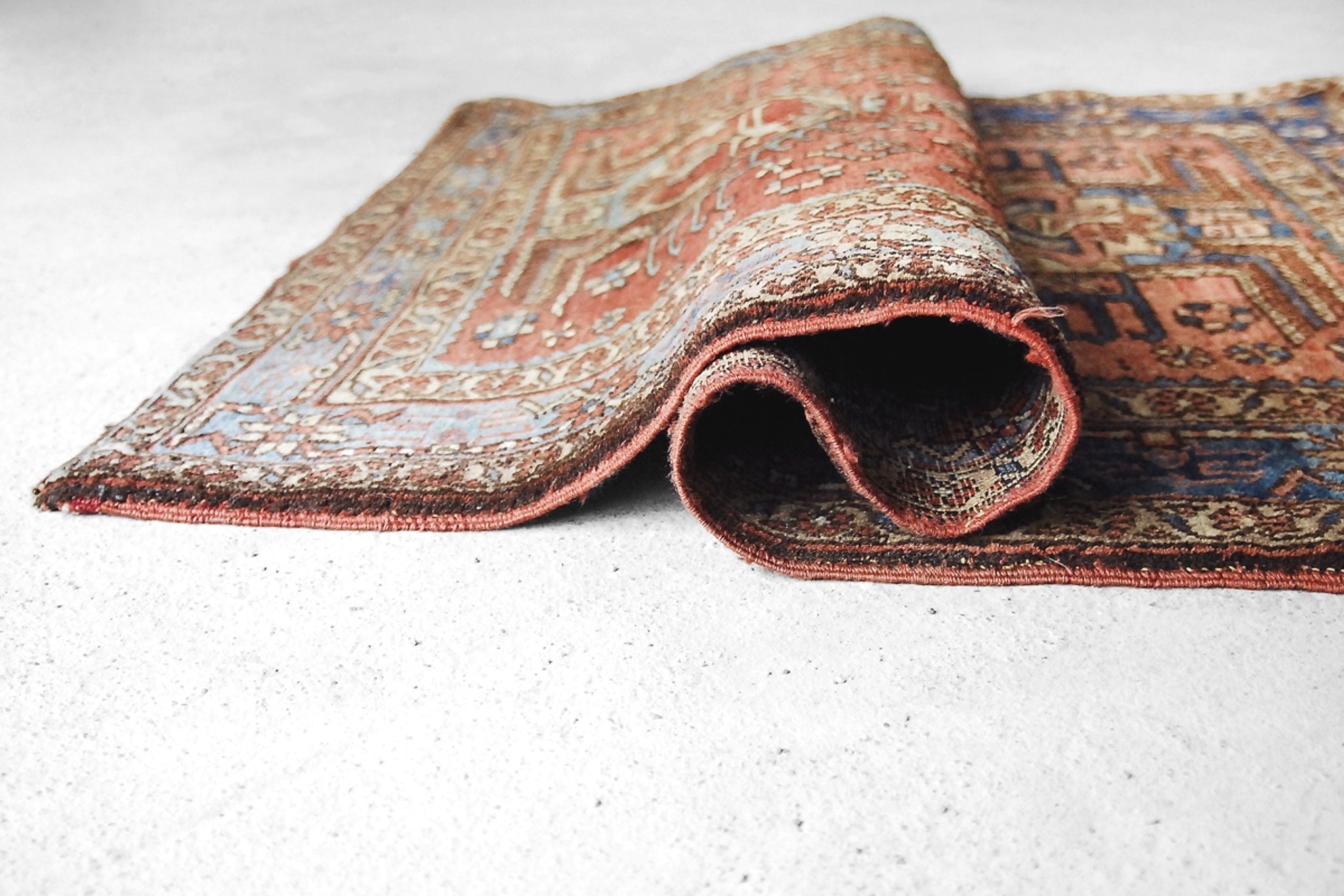 Antique Hand-woven Persian Heriz Carpet, 1920 s - 140x97cm