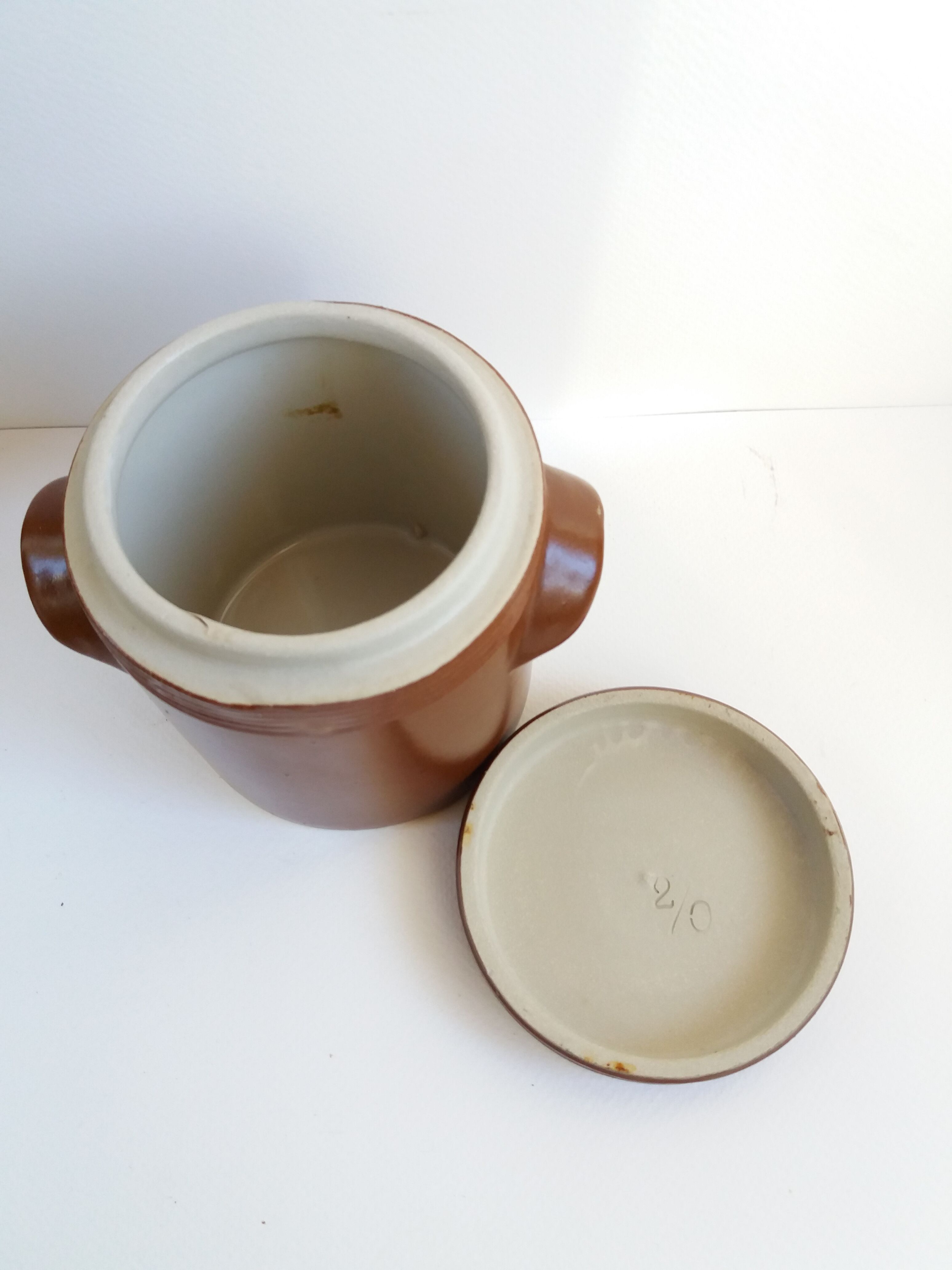 Salt pot in sandstone