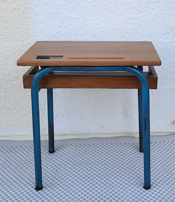 School desk table